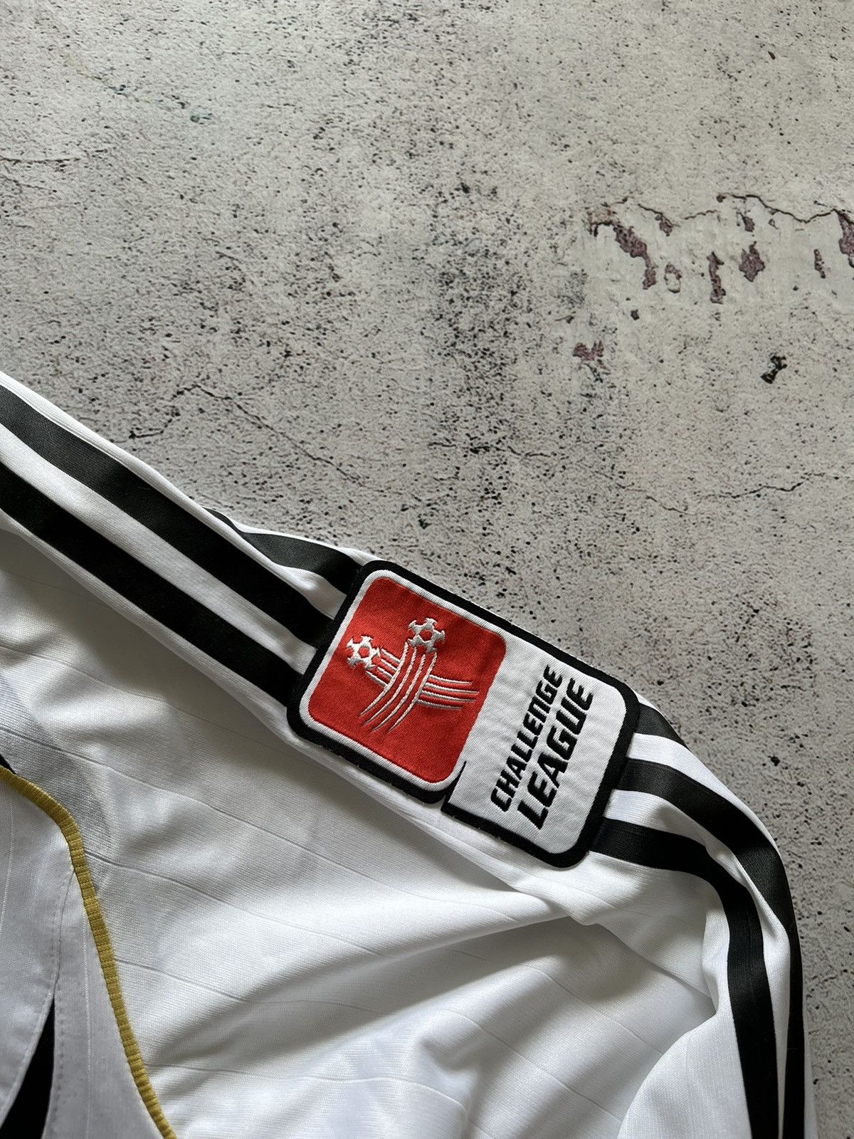 Vintage WOHLEN 2005/06 HOME SOCCER ADIDAS MATCH WORN,24 LOUIS SCHAUB Size US L / EU 52-54 / 3 - 9 Thumbnail