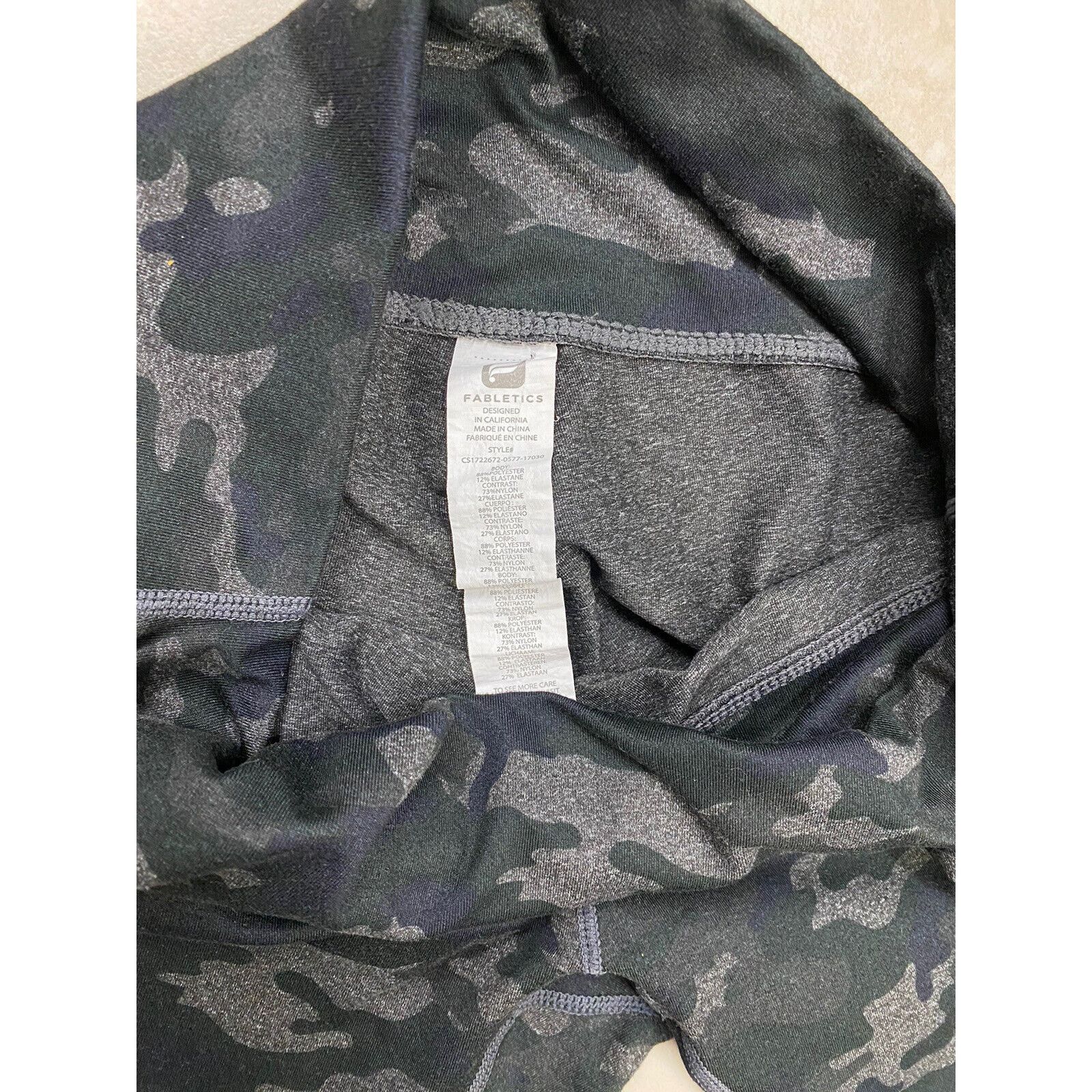 Fabletics Fabletics Mid-Rise Charcoal Camo Powerhold Leggings Pockets Size 24" / US 00 / IT 34 - 7 Thumbnail