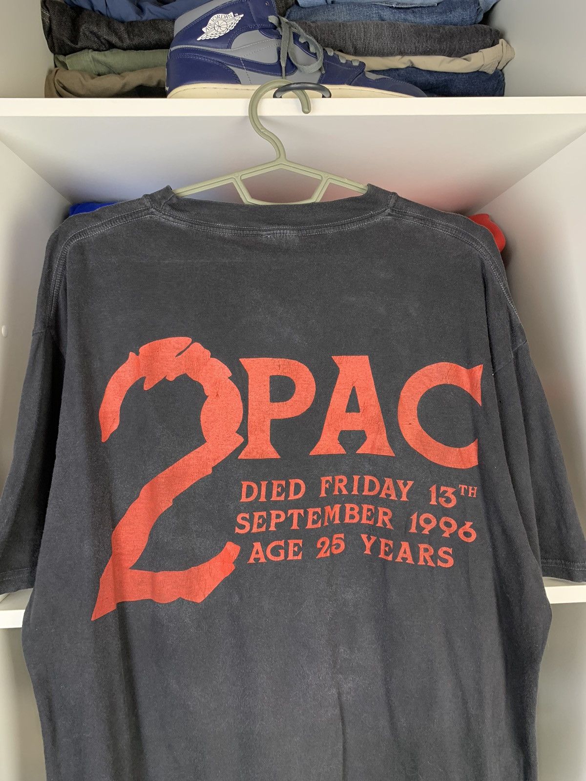 Band Tees Vintage 90s Tupac "Live By The Gun Die By The Gun" T-Shirt Size US L / EU 52-54 / 3 - 16 Thumbnail