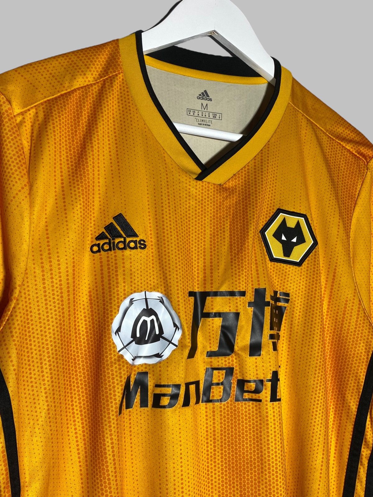 Adidas Adidas FC Wolves Wolverhampton 2019 Home Football Shirt Size US M / EU 48-50 / 2 - 3 Thumbnail