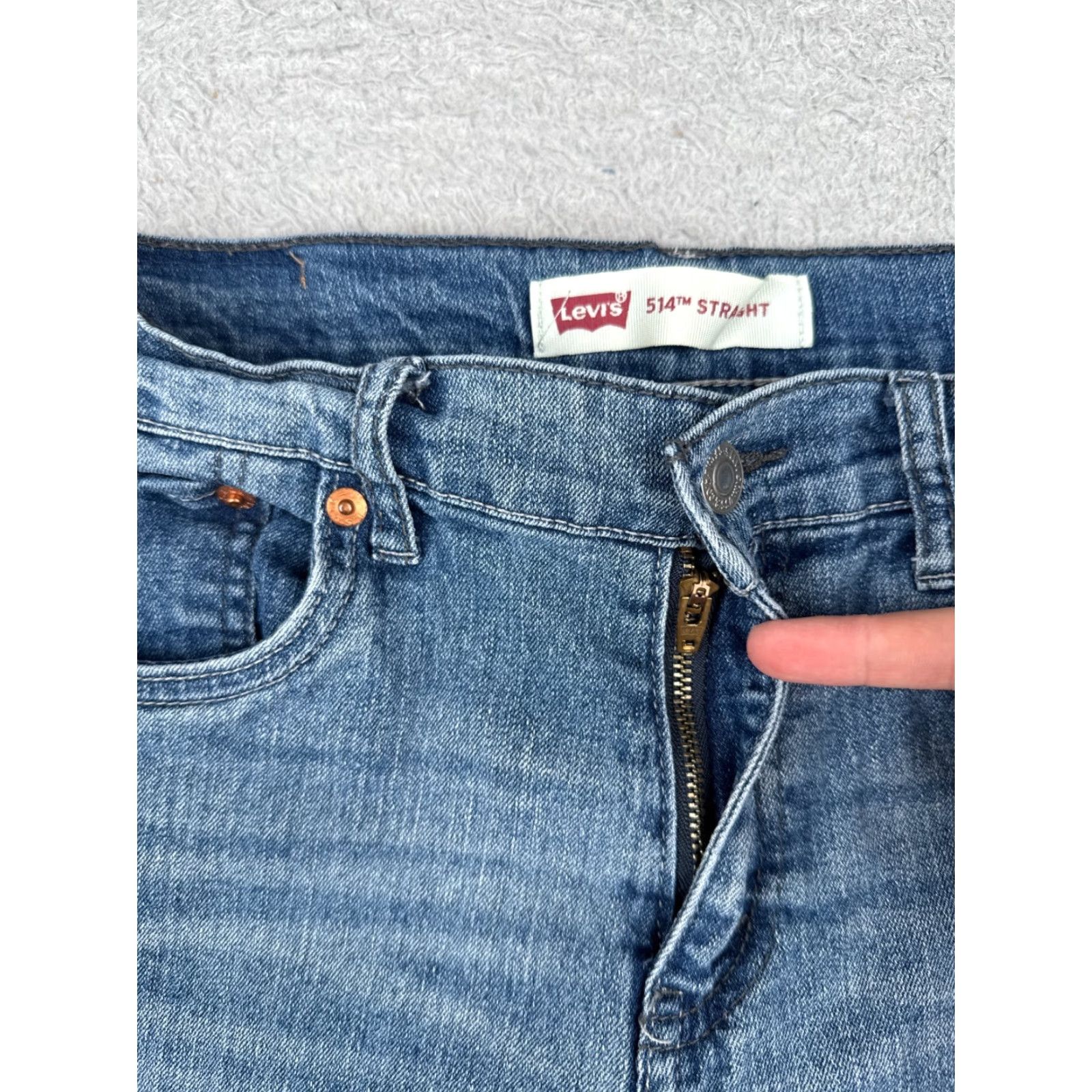 Levi's Levi's Women's Denim Shorts 28 Blue Cut-Off 80s Style Casual Summer Size 28" / US 6 / IT 42 - 6 Thumbnail