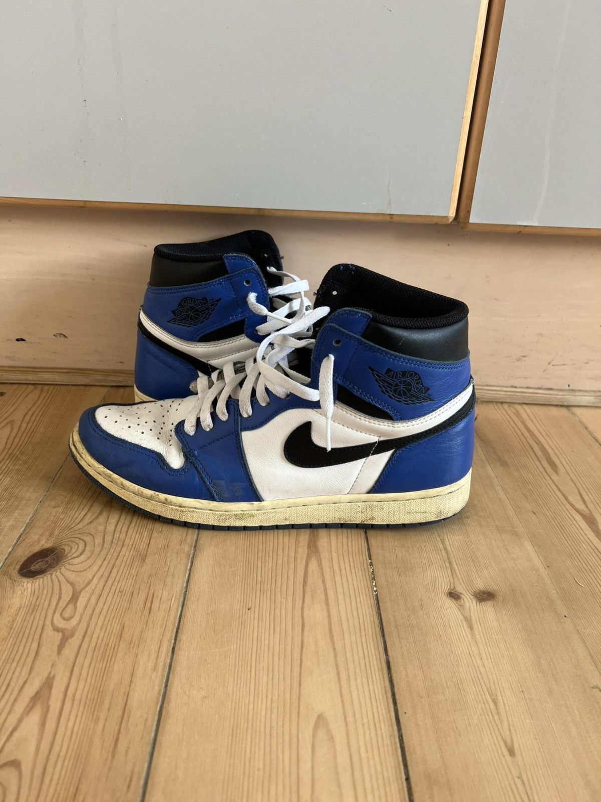 Jordan Brand Jordan 1 game royal high og Size US 10.5 / EU 43-44 - 1 Thumbnail