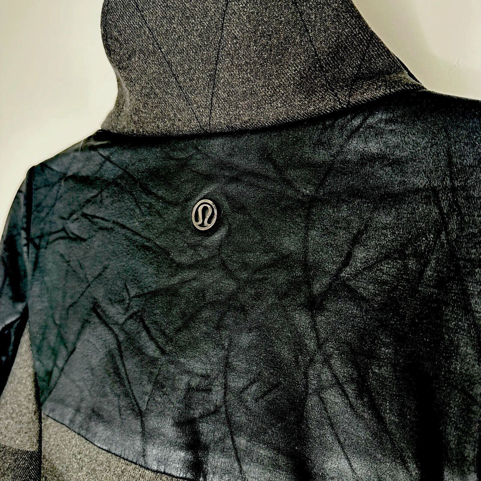 Lululemon Lululemon Sweet Life Black & Gray Stripe Biker Jacket 4 Size S / US 4 / IT 40 - 9 Thumbnail