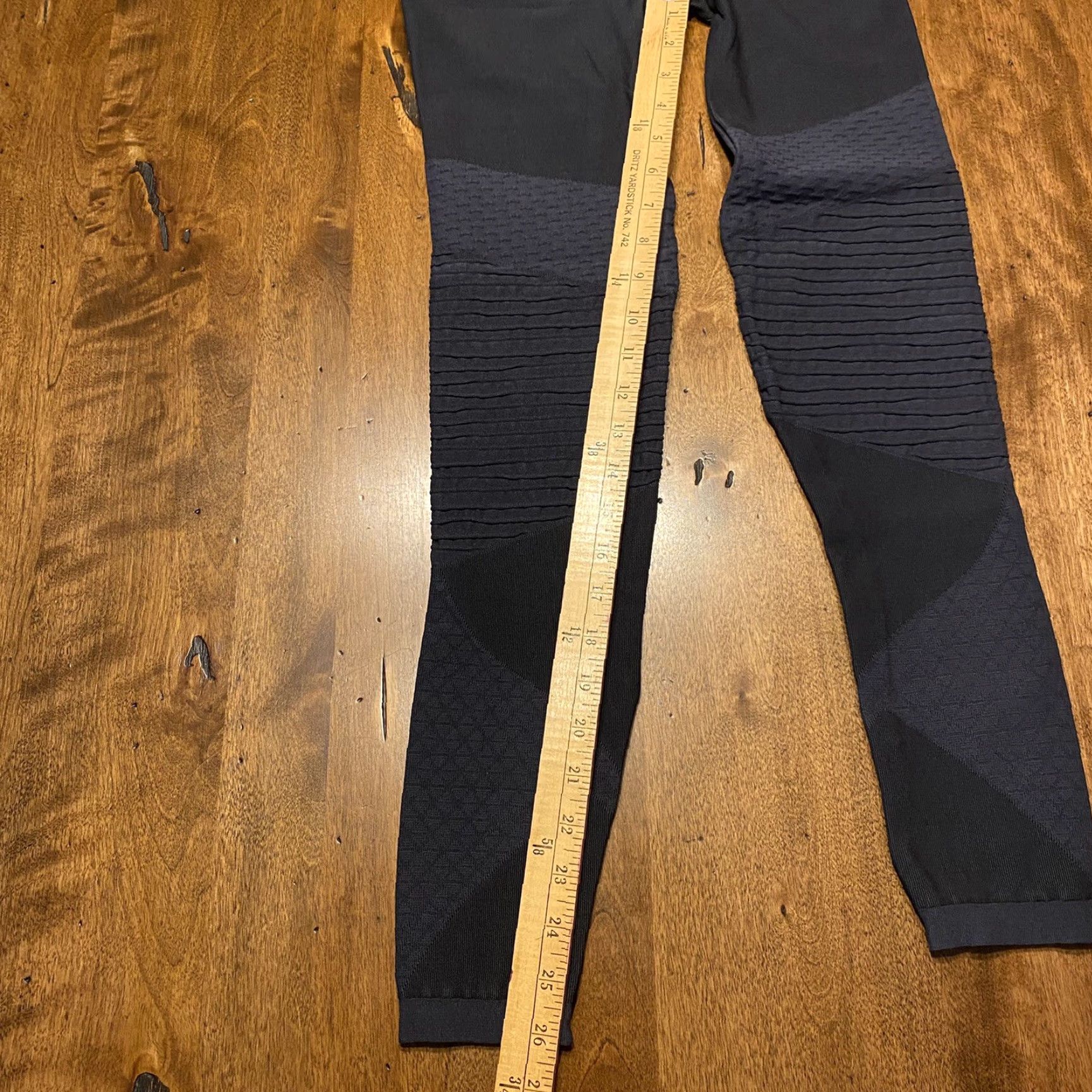Spanx Spanx Leggings Women Medium BlackGray Ruffled High Waist 25x26 Athletic Activewear Workout Size 32" / US 10 / IT 46 - 6 Thumbnail