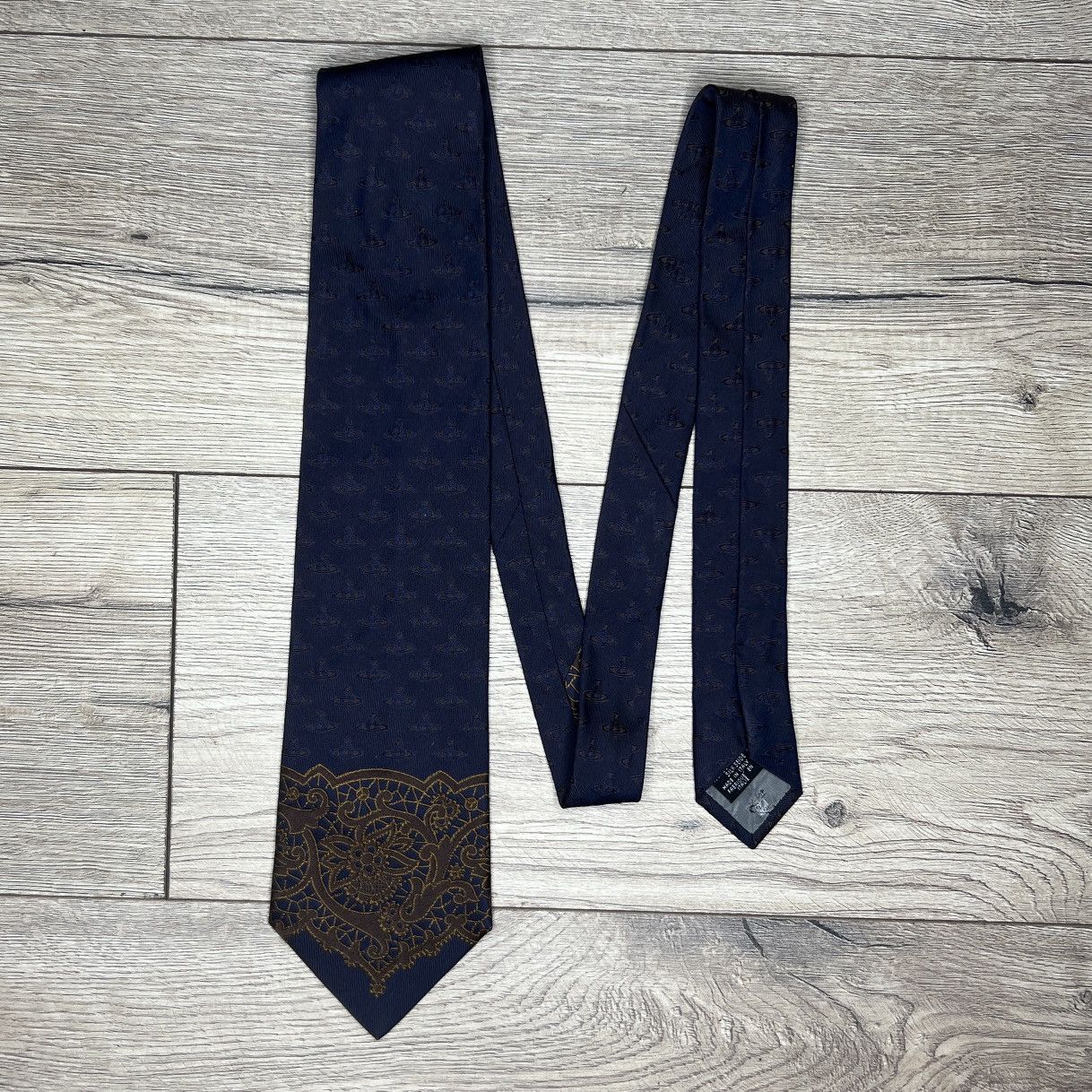 Vintage VIVIENNE WESTWOOD ORBS MONOGRAM PRINT NECK TIE NAVY SILK Size ONE SIZE - 1 Thumbnail