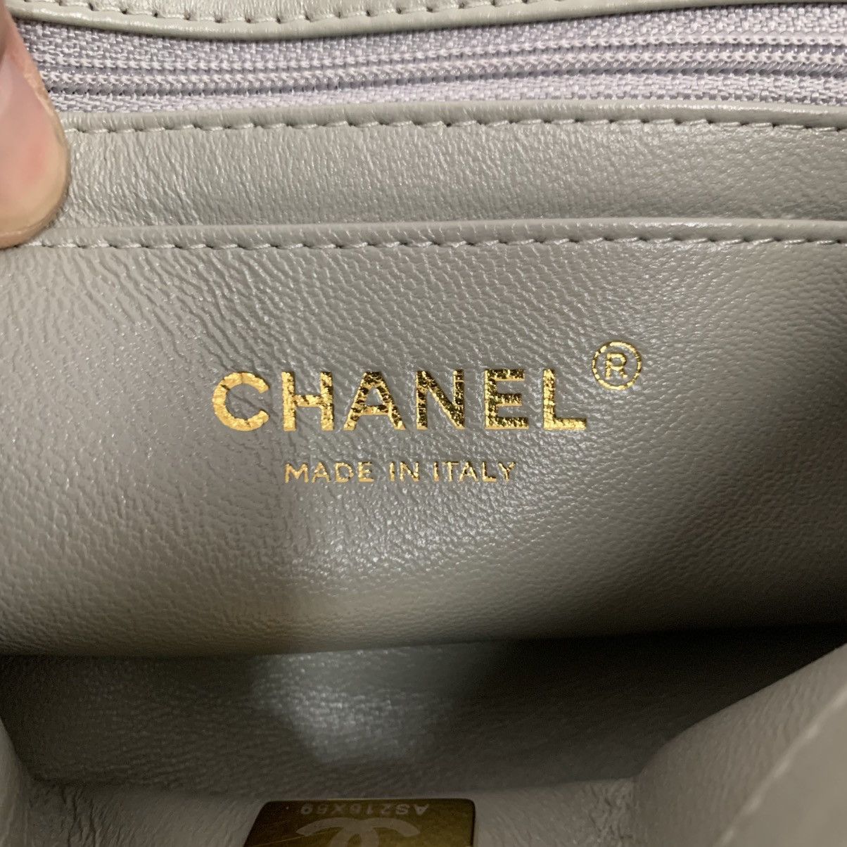 Chanel Chanel Lambskin Quilted Mini Pearl Crush Flap Green Size ONE SIZE - 15 Thumbnail