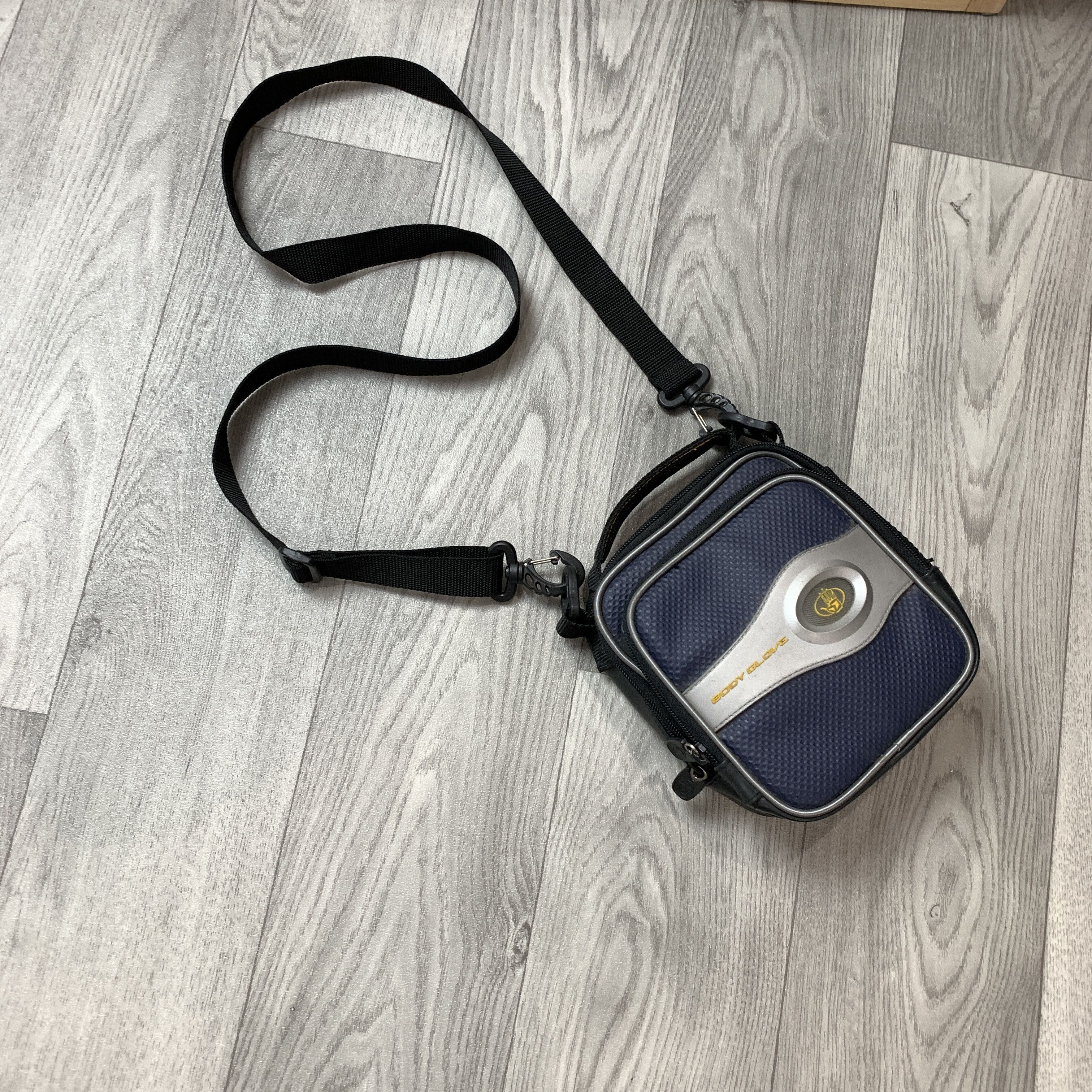 Body Glove Vintage Body Glove 00s Crossbody Gorpcore Shoulder CD Bag Size ONE SIZE - 4 Thumbnail