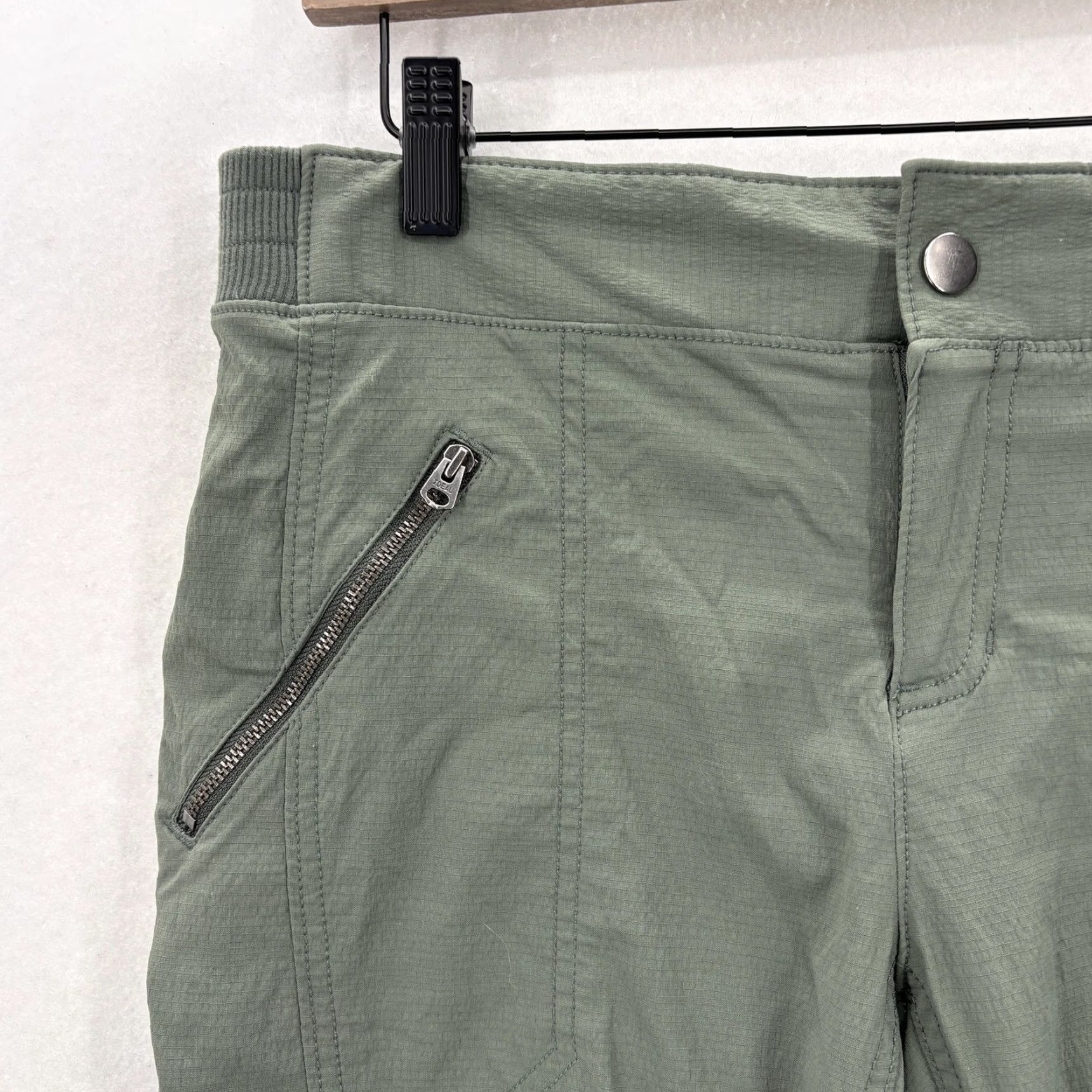 Athleta Athleta Womens Jogger Pants 10 Green Nylon Stretch Zip Pockets Hiking Athleisure Tapered Pocketed Lightweight Woven Size 32" / US 10 / IT 46 - 3 Thumbnail