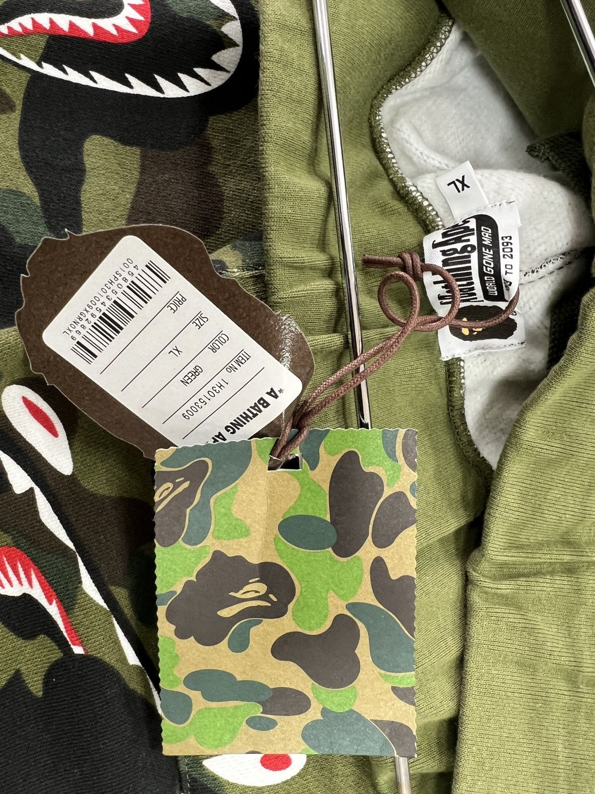 Bape 1ST CAMO SHARK WIDE SWEAT SHORTS Size US 38 / EU 54 - 4 Thumbnail