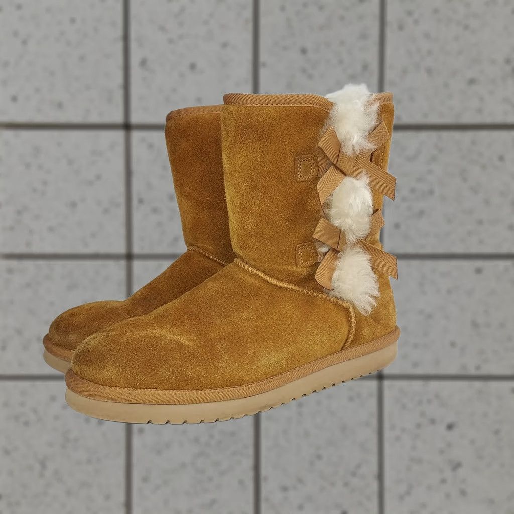 Vintage Koolaburra by UGG Women’s Boots Chestnut Suede Faux Fur Bow Winter Boots 8 Brown Suede Mid-Calf Snow Boot Womens Size US 8 / IT 38 - 1 Thumbnail