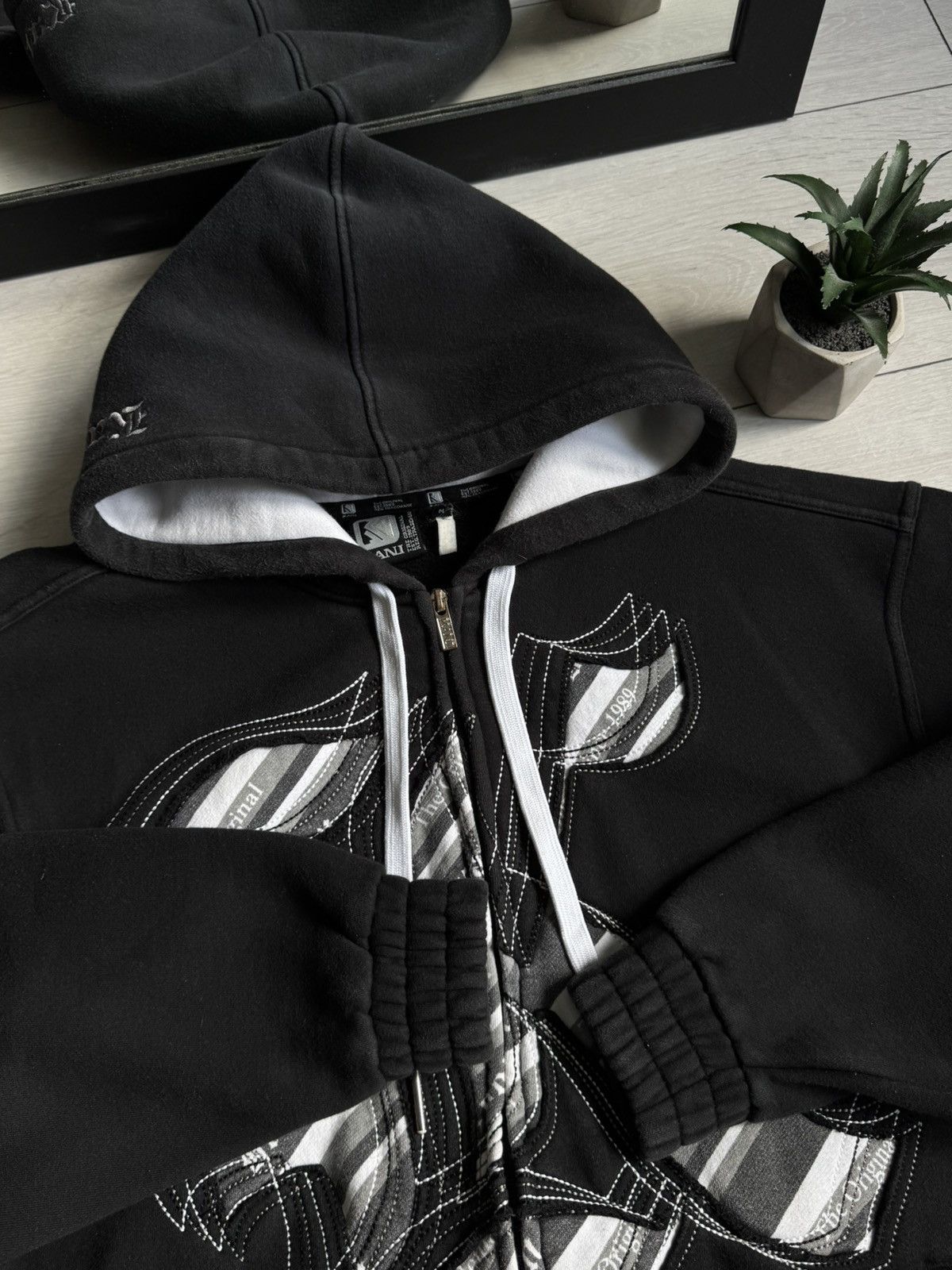 Karl Kani Vintage Karl Kani Y2K Big Logo Zip Hoodie Jacket Size US M / EU 48-50 / 2 - 9 Thumbnail