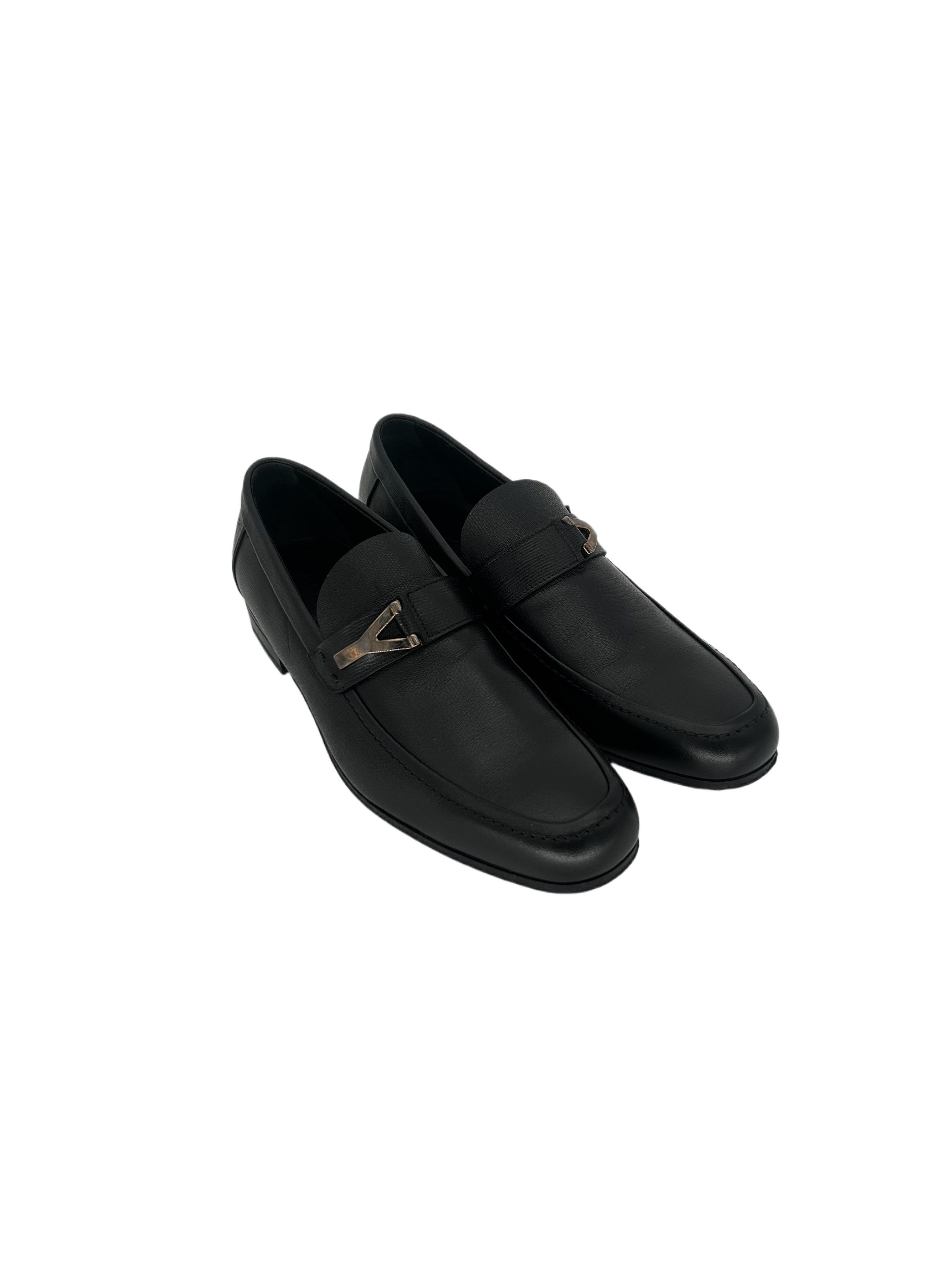 Yves Saint Laurent Yves Saint Laurent BlackGrainLeatherMoccasinWith'Y'MetalLogo Size US 9 / EU 42 - 1 Thumbnail