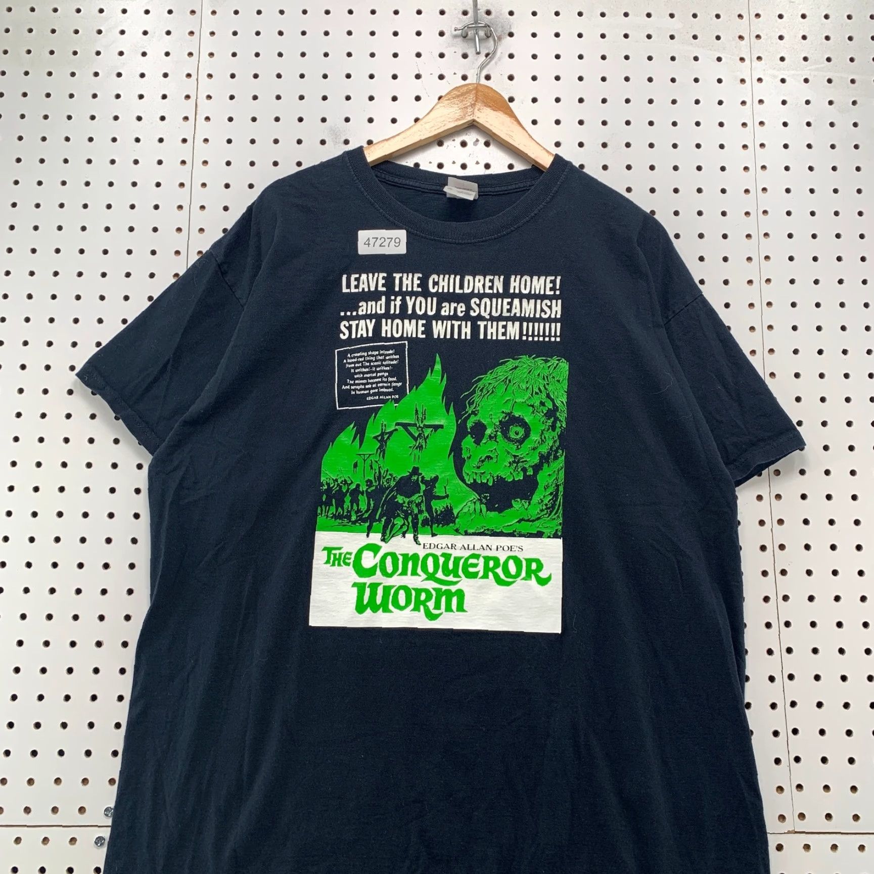 Fruit Of The Loom Edgar Allan Poes The Conqueror Worm Shirt Mens 2XL Black Horror Movie Art Shirt Size US XXL / EU 58 / 5 - 4 Thumbnail