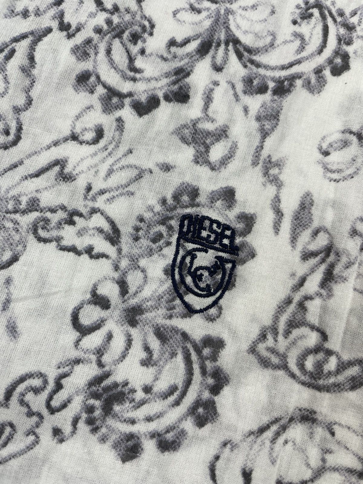 Diesel × Diesel Black Gold × Vintage Vintage Diesel Rare Abstract Light Weight Mens Button Shirt Size US L / EU 52-54 / 3 - 5 Thumbnail