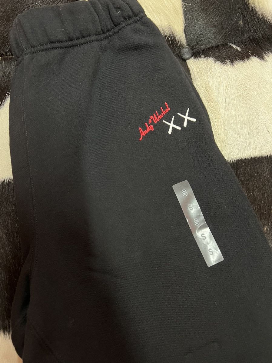 Andy Warhol × Kaws × Uniqlo Kaws Companion Andy Warhol Uniqlo Black Sweatpants size S Size US 29 - 4 Thumbnail
