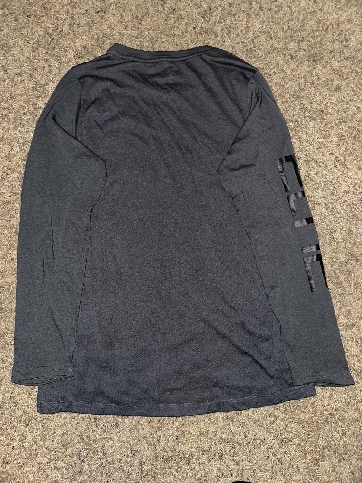 Nike Nike Big Kids (Boy’s) Dri-Fit Elite Long Sleeve Basketball Shirt Size US XXS / EU 40 - 3 Thumbnail