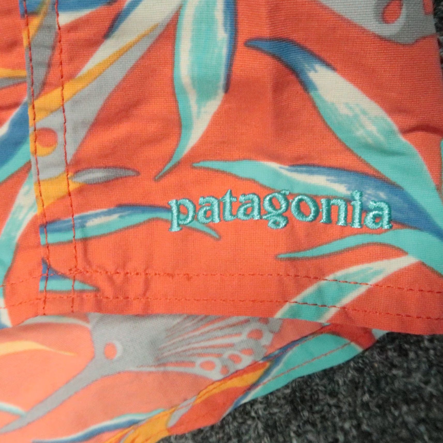 Patagonia Patagonia Board Shorts Mens 30 Orange Floral Printed Wavefarer Swim Bottoms Size US 30 / EU 46 - 4 Thumbnail