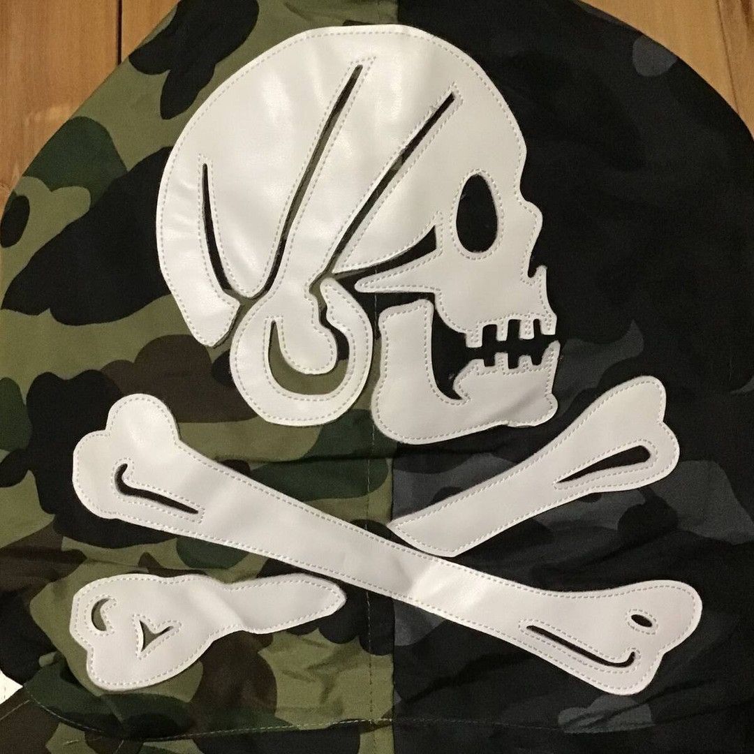 Bape × Neighborhood Neighborhood BAPE camo shark full zip hoodie Down Jacket APE Size US L / EU 52-54 / 3 - 4 Thumbnail