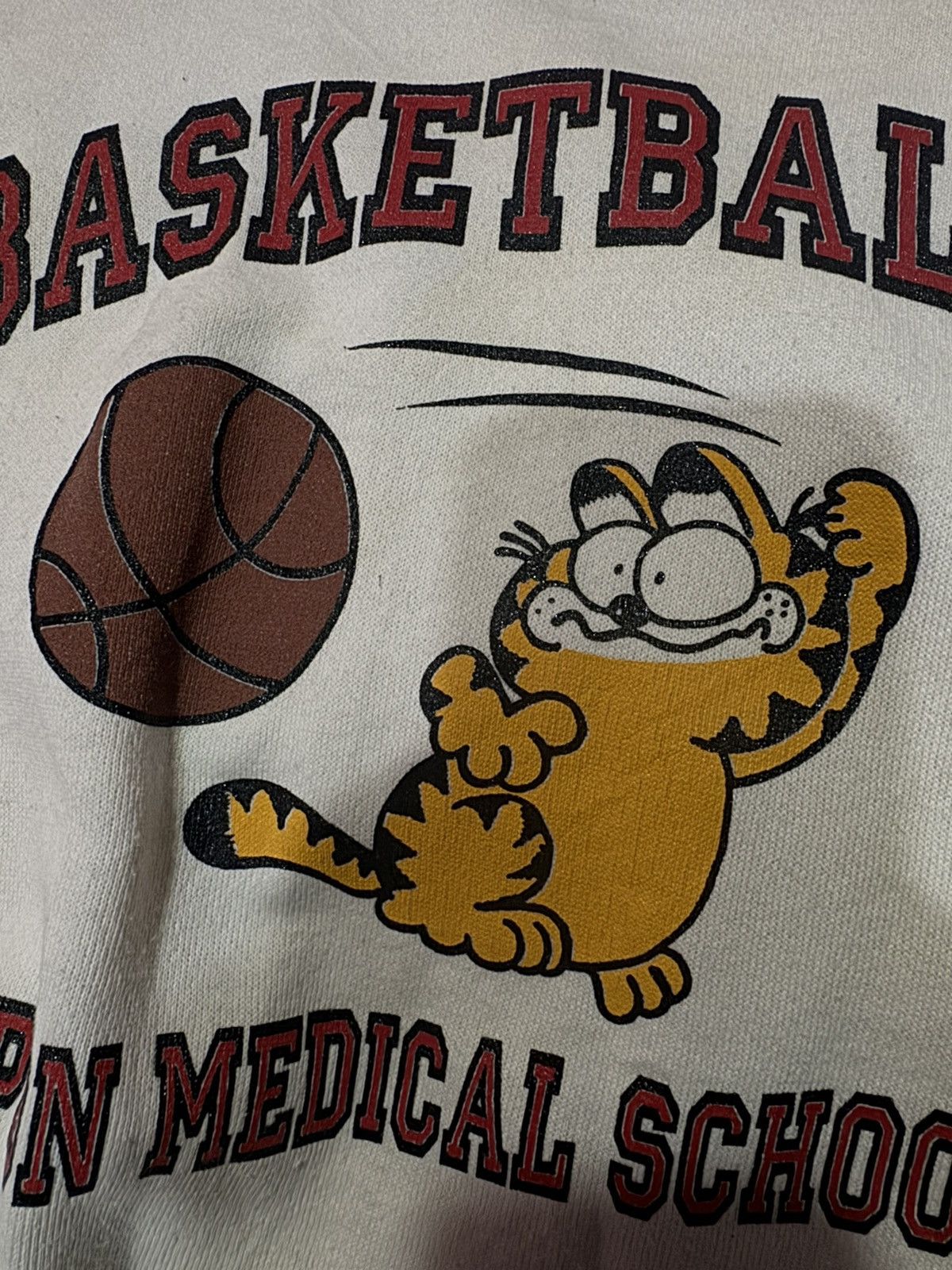 Hanes Garfield Basketball Sweatshirt- Made in USA Size US M / EU 48-50 / 2 - 7 Thumbnail