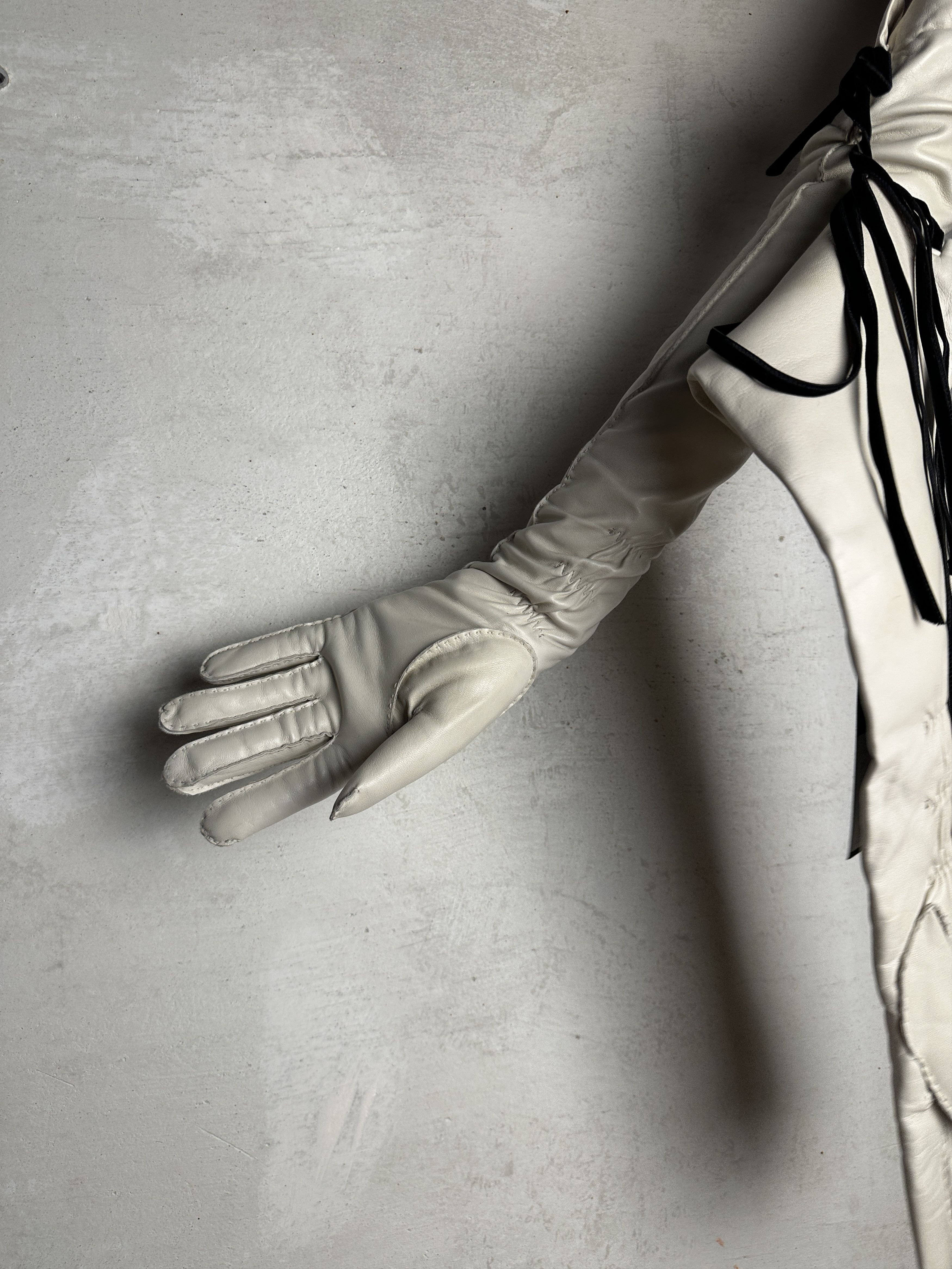 Ann Demeulemeester Ann Demeulemeester Off White Joris Long Gloves Size ONE SIZE - 2 Thumbnail