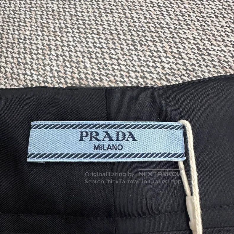 Prada Prada Huada tweed small bag logo Bermuda shorts Size 25" / US 0 / IT 36 - 3 Thumbnail