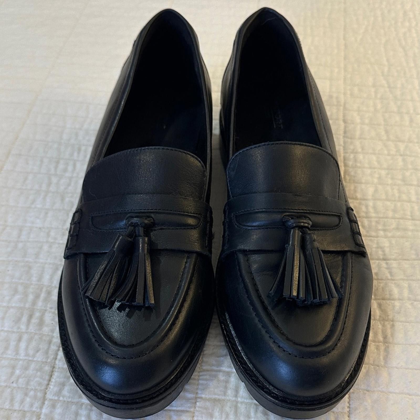 Rockport Leather Loafer sz 10 Black Almond Toe Tassel EUC Lug 1” Heel Size US 10 / IT 40 - 3 Thumbnail