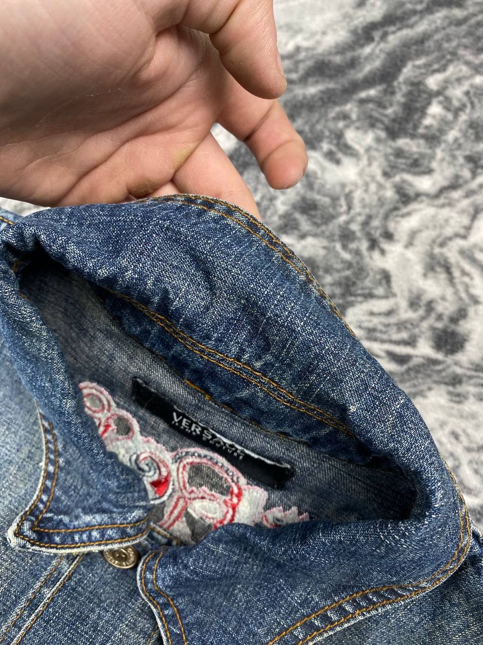Versace Vintage Versace Jeans Couture Denim Jacket Big Logo Women Size M / US 6-8 / IT 42-44 - 7 Thumbnail