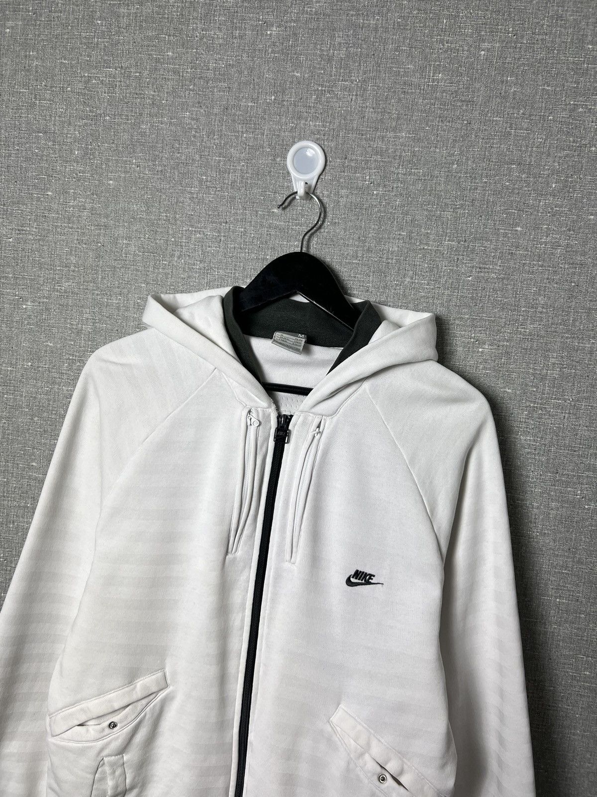 Nike Rare Vintage Nike Zip Up Multi Pocket Hoodie Small Logo Size US M / EU 48-50 / 2 - 2 Thumbnail
