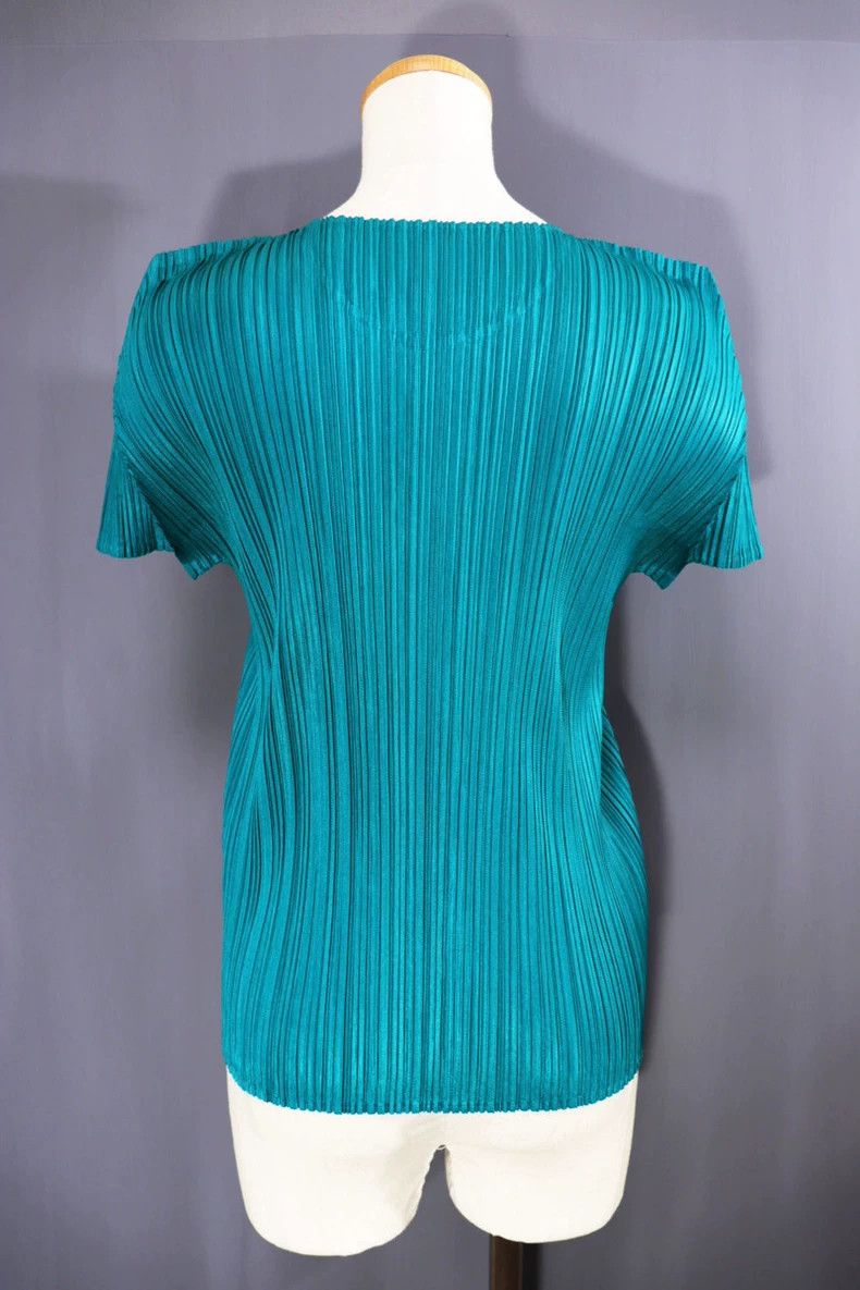 Issey Miyake Issey Miyake A light green basic pleated round-neck short- Size L / US 10 / IT 46 - 3 Thumbnail