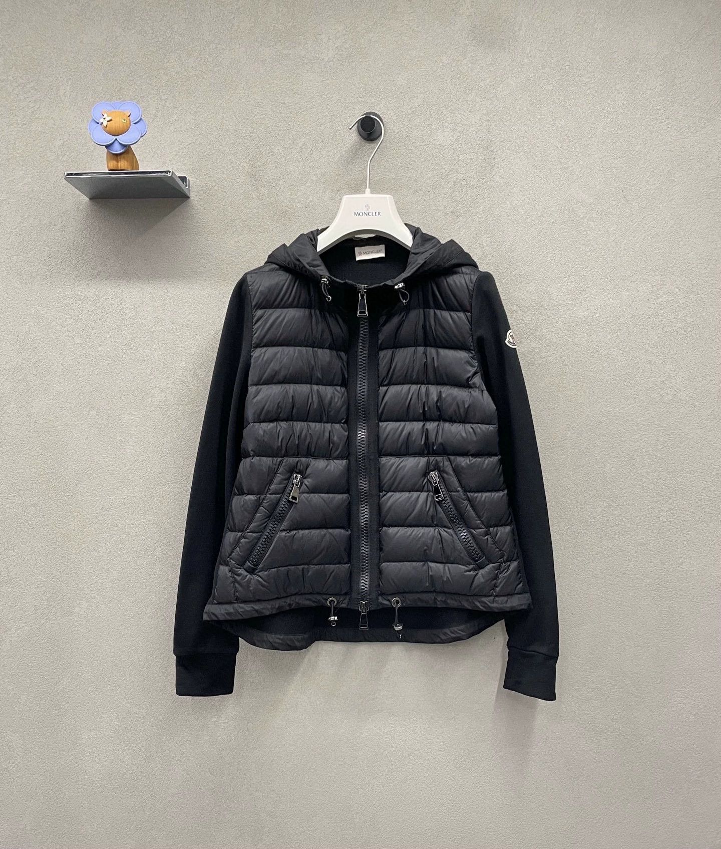 Moncler black padded zipped Moncler jacket size xs Size US XS / EU 42 / 0 - 1 Thumbnail