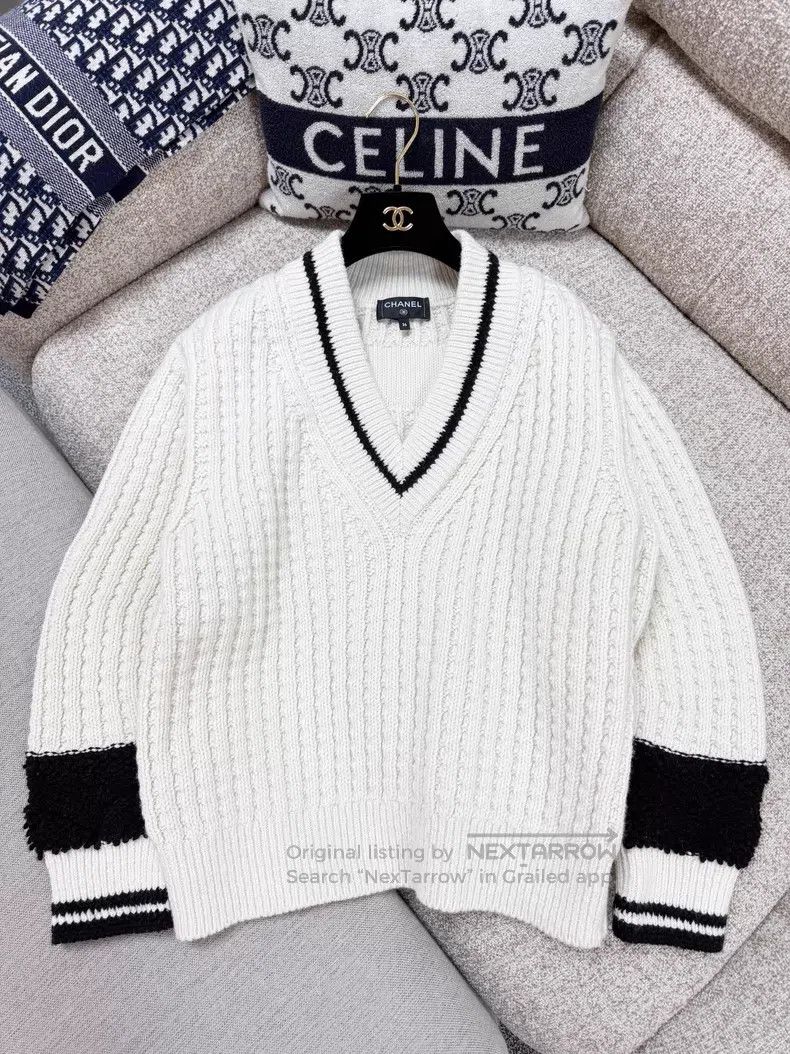Chanel Chanel 25N Coco neige ski series beige black tassel V-neck Size XS / US 0-2 / IT 36-38 - 3 Thumbnail