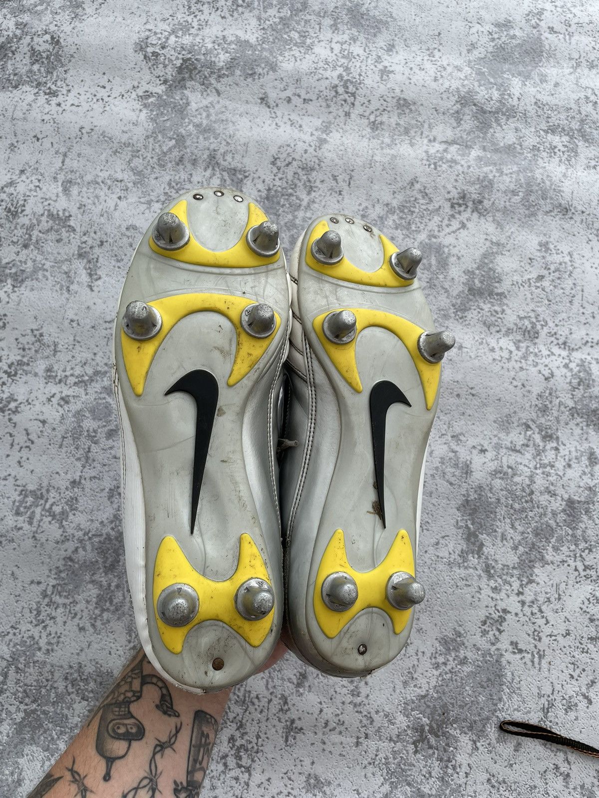 Nike Vintage Nike Total90 Air 2005 Silver Football Boots Size US 10 / EU 43 - 7 Thumbnail