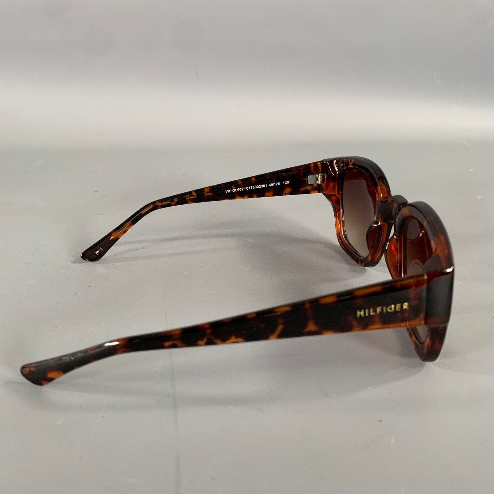 Tommy Hilfiger TOMMY HILFIGER Brown Tortoise Sunglasses Size ONE SIZE - 2 Thumbnail