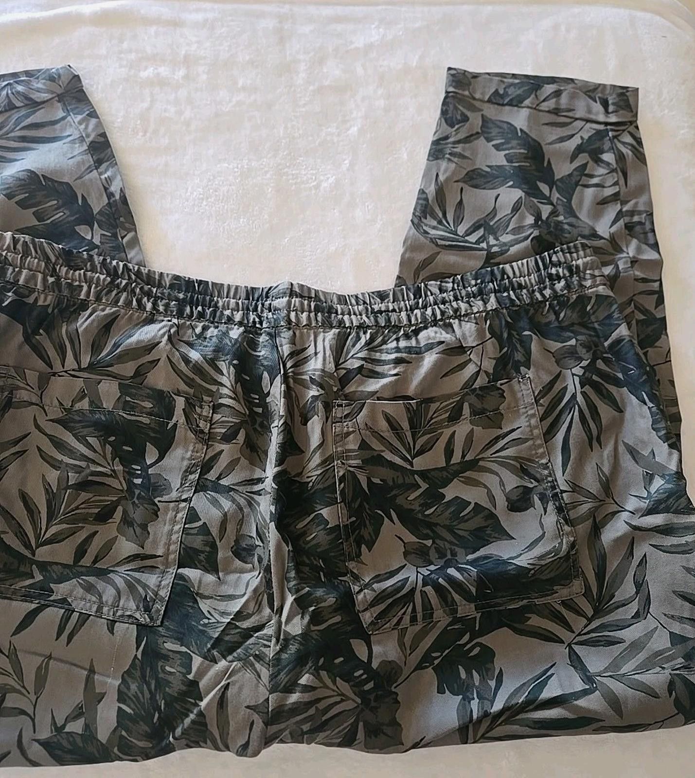 Old Navy Old Navy Pants Green Leaf Soft Tencel Olive Pull On Size XL Size 40" / US 18 - 3 Thumbnail