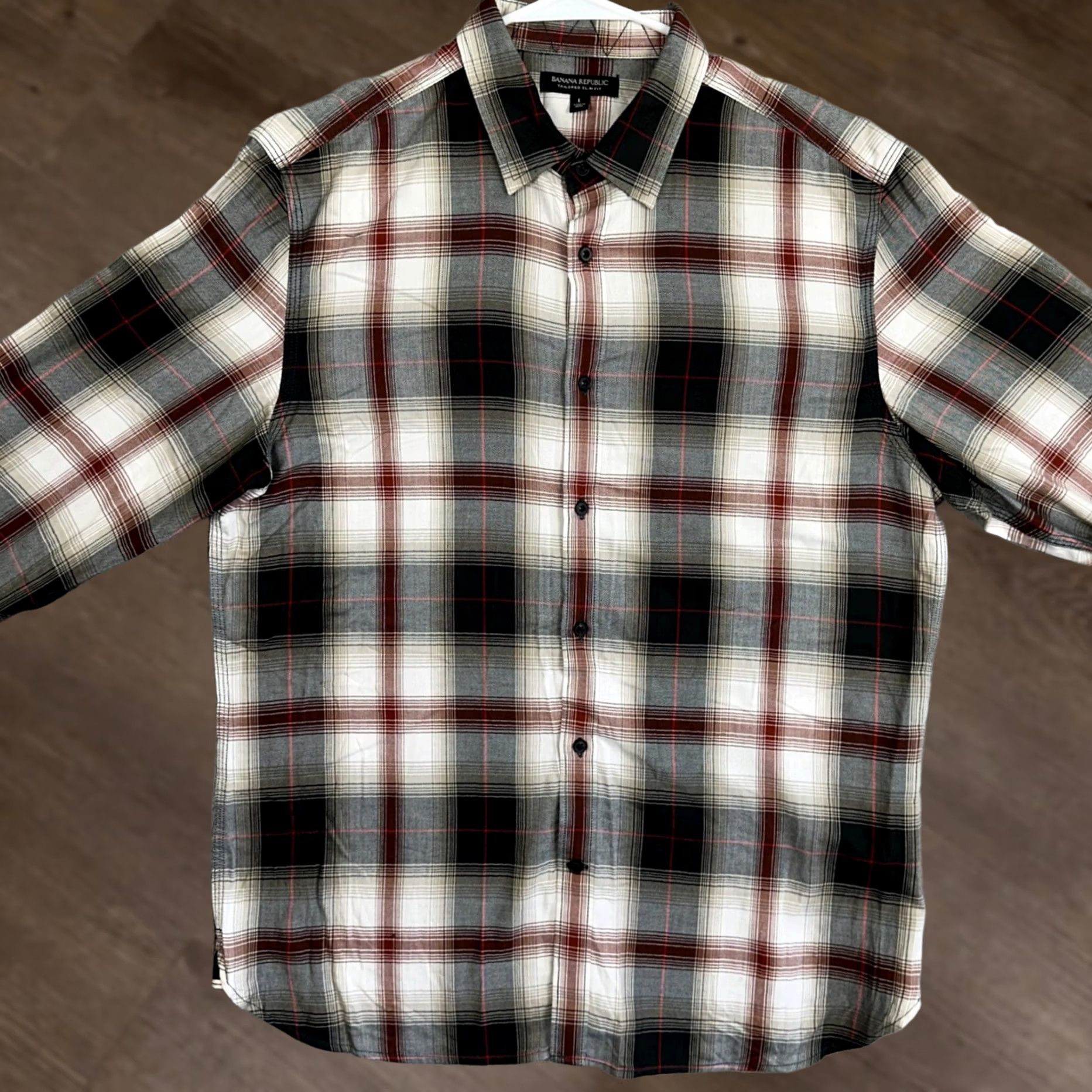 Banana Republic Banana Republic Shirt Mens L Black Red Tailored Slim Fit Plaid Button-Up EUC Size US L / EU 52-54 / 3 - 1 Thumbnail