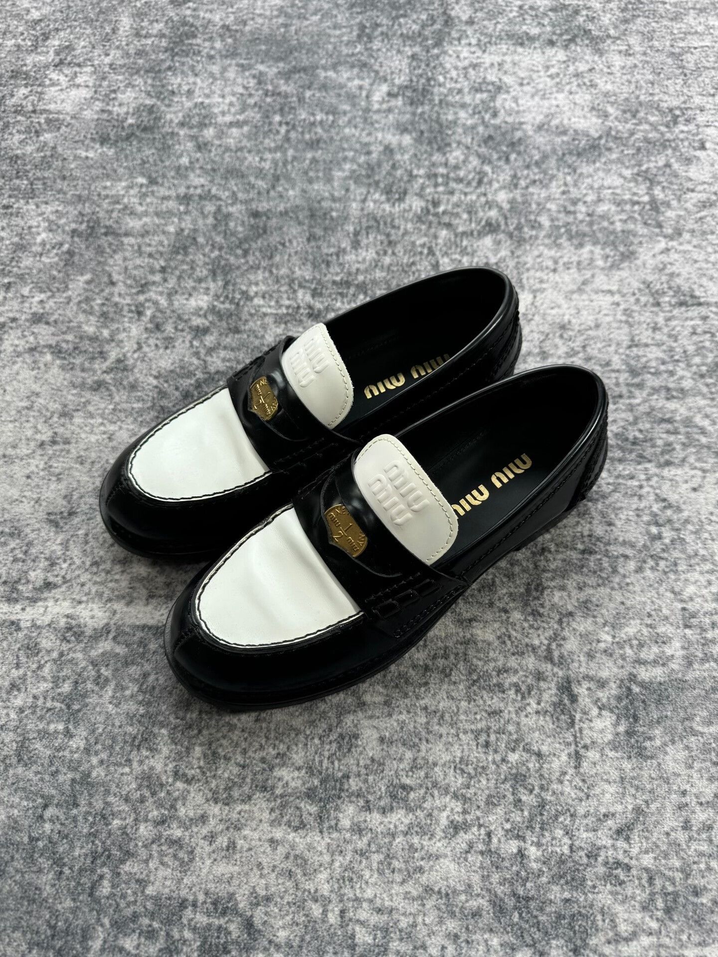 Miu Miu Miu Miu Black White Gold Coin Loafers Size US 4 / IT 34 - 1 Thumbnail