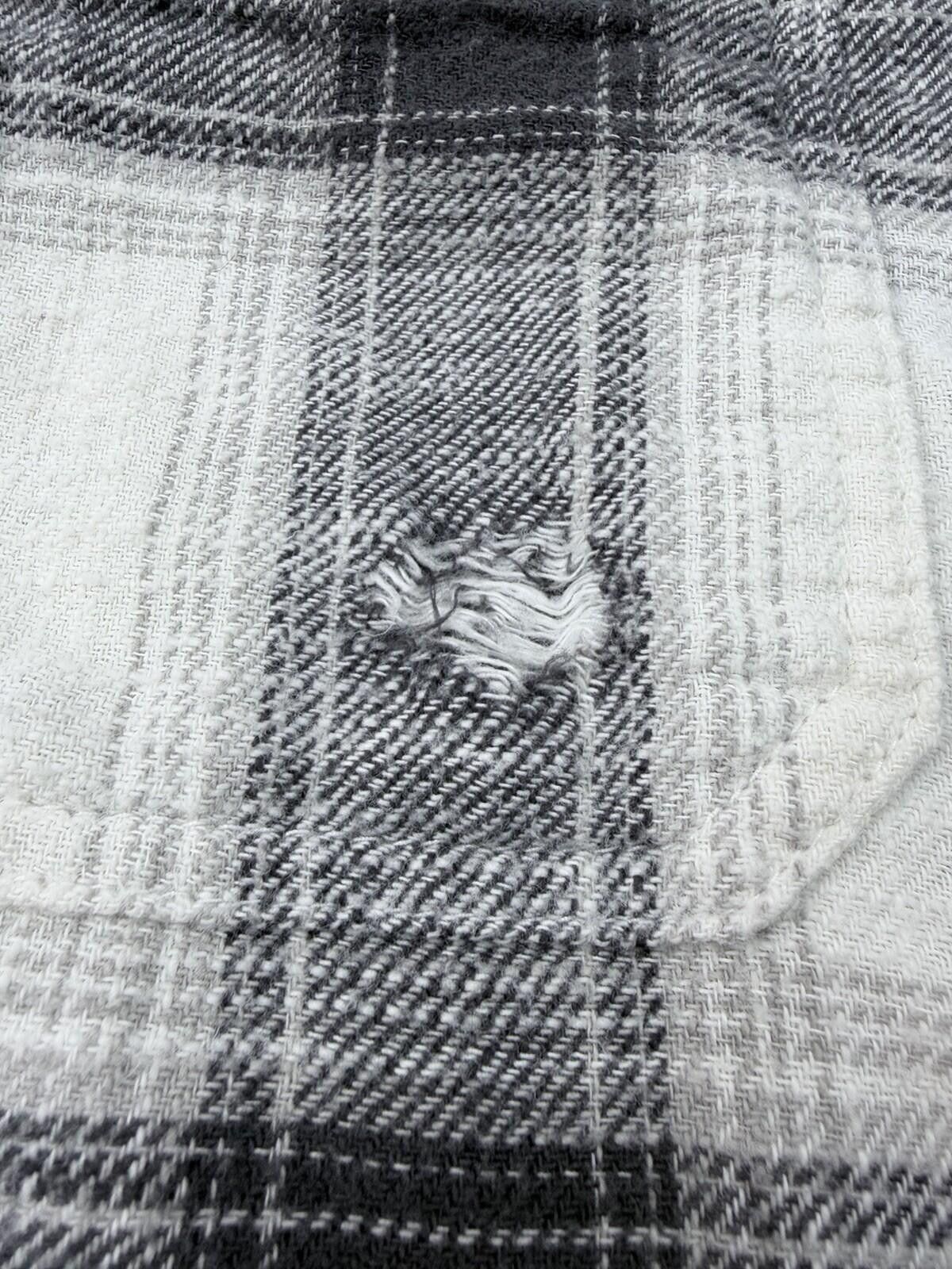 American Eagle Outfitters American Eagle Distressed Plaid Hooded Flannel Shirt Size M Size US M / EU 48-50 / 2 - 4 Thumbnail