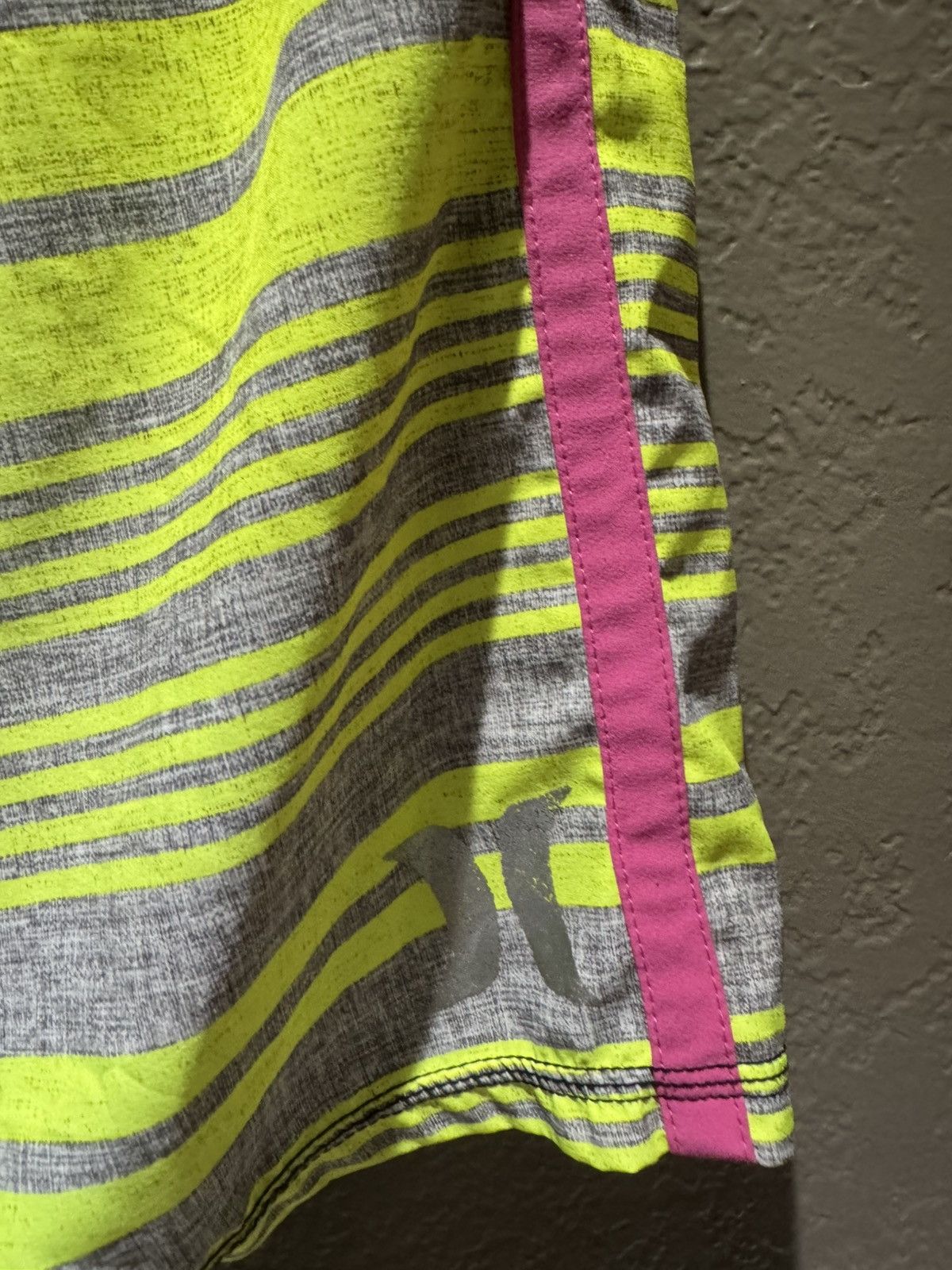 Hurley Vintage 2000s Y2k Hurley Neon Yellow Pink Grey Black Size US 30 / EU 46 - 4 Thumbnail