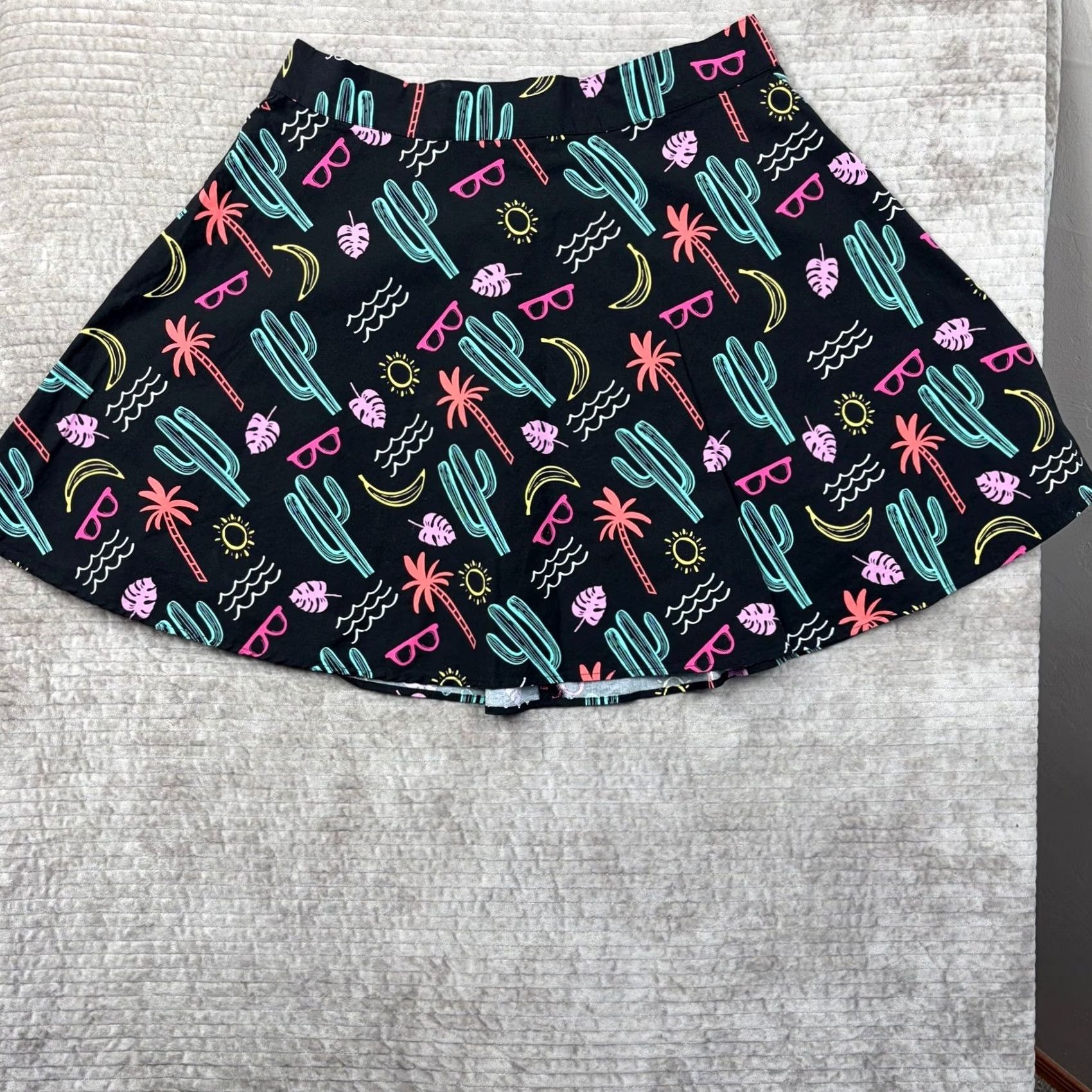 Vintage Retrolicious Skirt 1X Black Neon Cactus Palm Tree Novelty Print Skater Mini USA Size 40" / US 18 - 4 Thumbnail