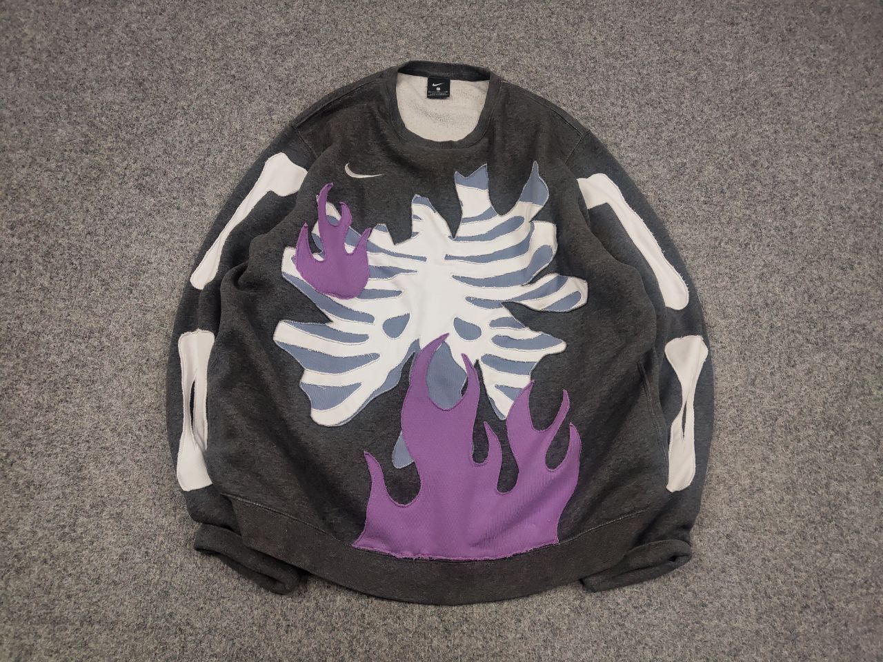Nike Rare reworked nike skeleton Logo vintage Sweatshirt Y2K Size US L / EU 52-54 / 3 - 2 Thumbnail