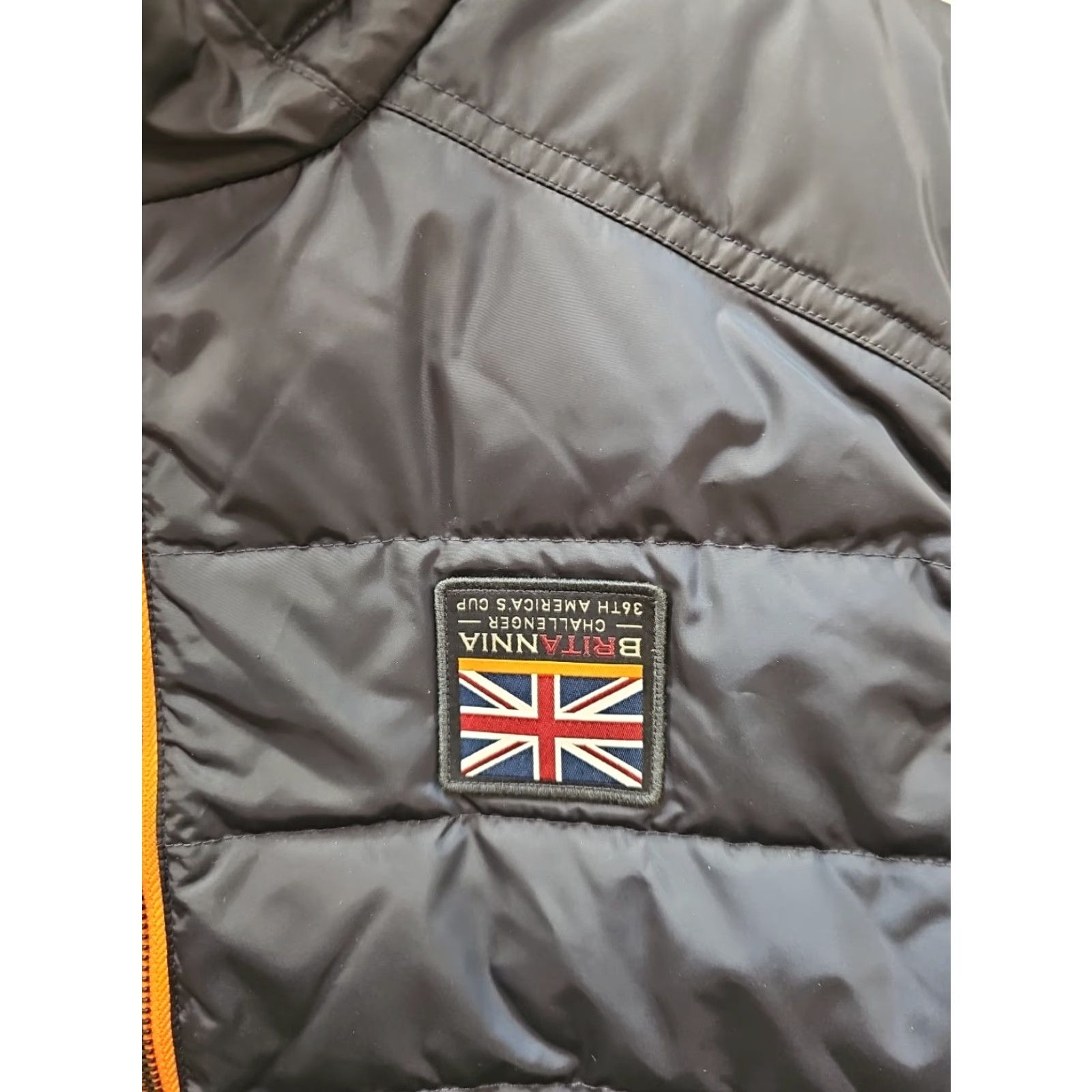 Belstaff VINTAGE Belstaff BRITTANIA CUP DOWN GILET VEST 40 Mens Blue Red Quilted Short Down Dug 23 chest 27.5 length 12/4 Size US XXS / EU 40 - 2 Thumbnail