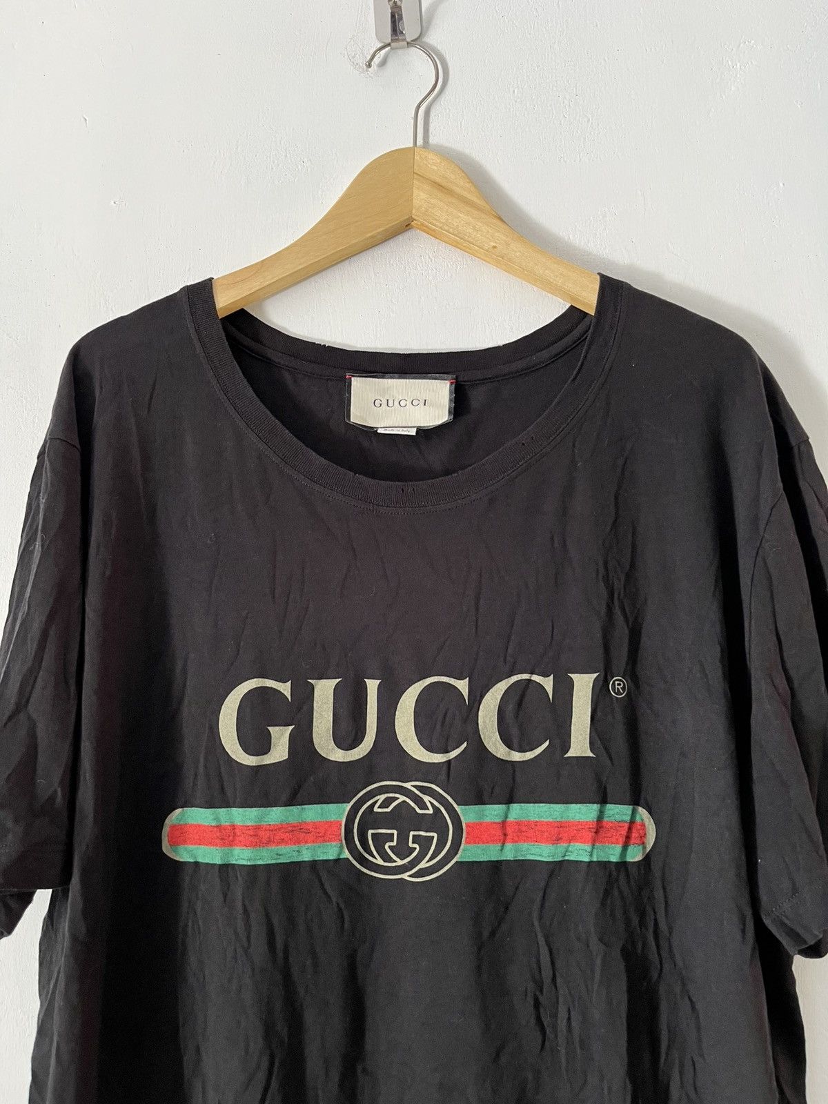 Gucci Gucci logo distressed tshirt Size US L / EU 52-54 / 3 - 2 Thumbnail