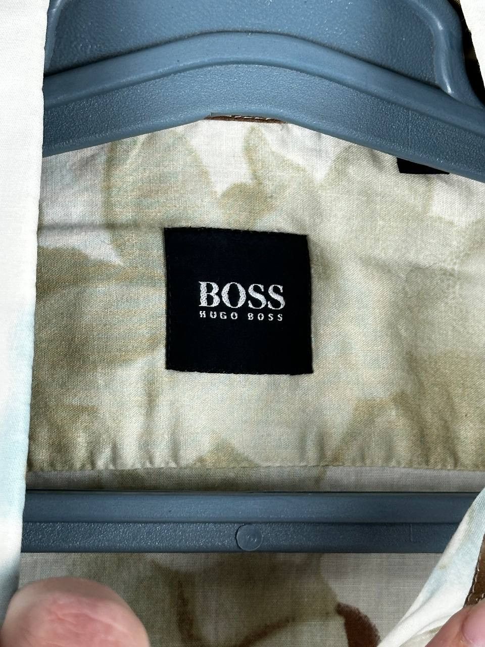 Hugo Boss Luxury Hugo Boss Summer Hawaii Floral Print Shirt Size US S / EU 44-46 / 1 - 8 Thumbnail