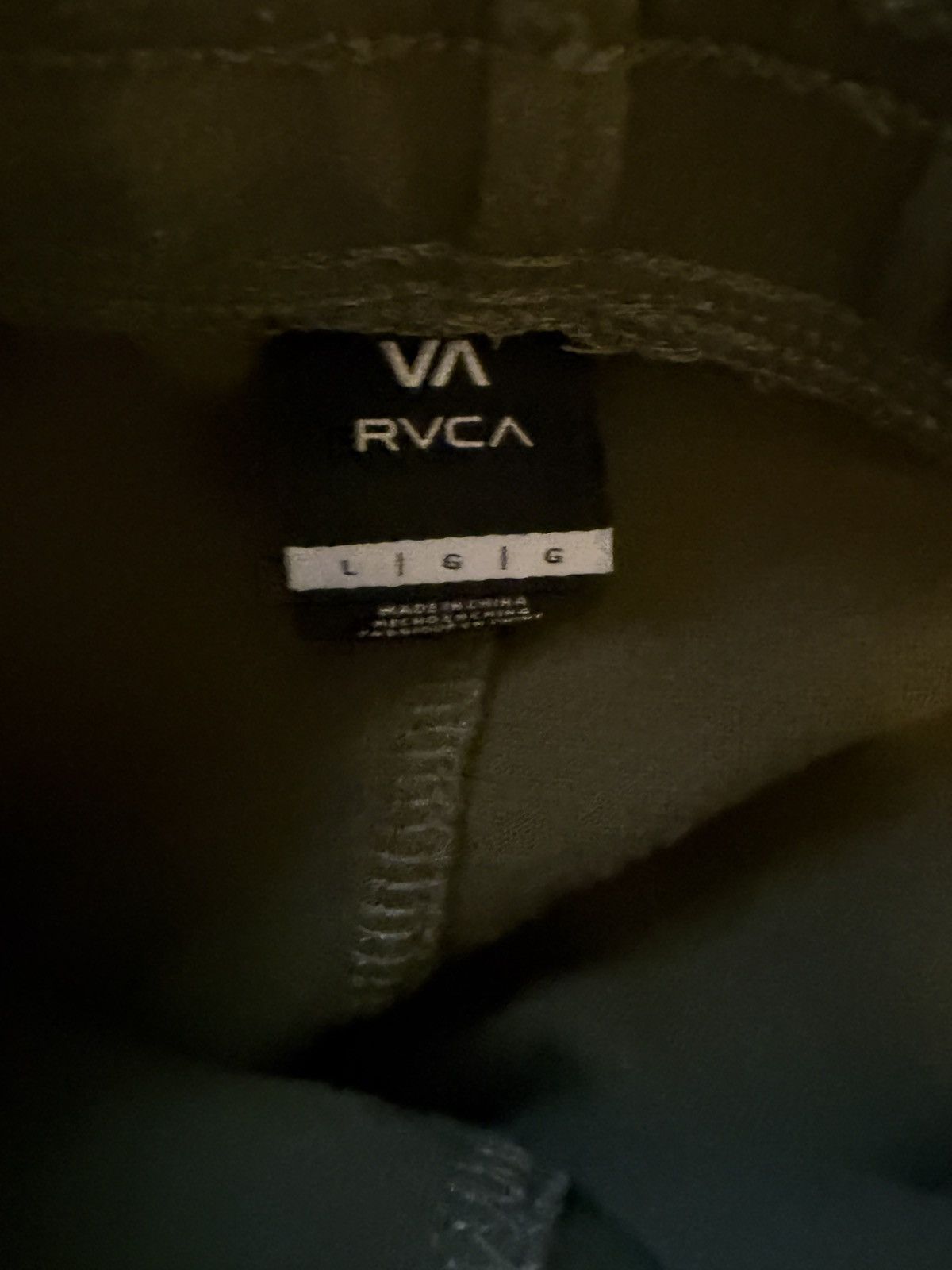 RVCA Dark Green Cotton RVCA shorts size large Size US 34 / EU 50 - 2 Thumbnail