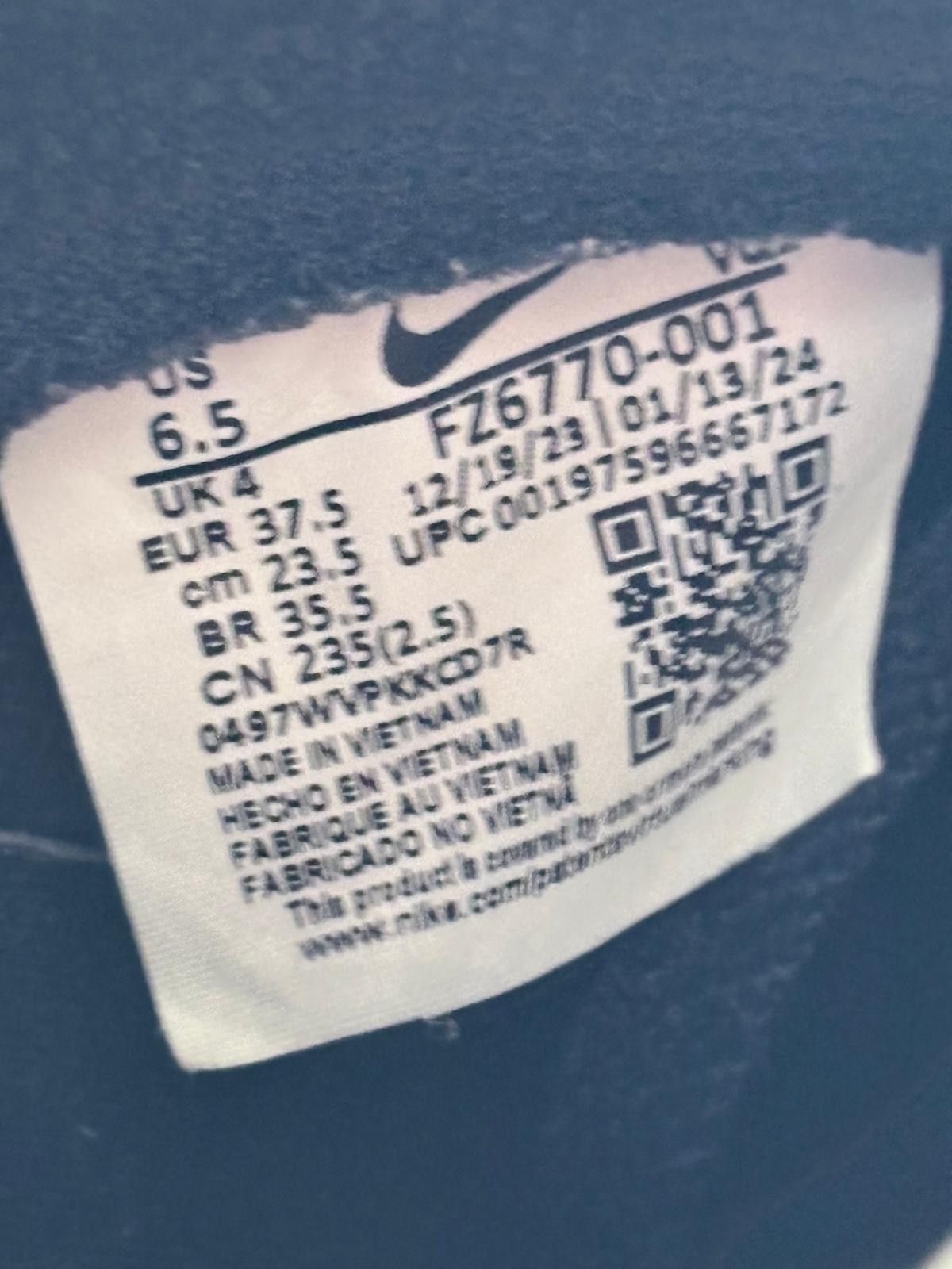 Nike Nike Dunk Low navy blue and white leather women's size 37.5 Size US 7.5 / IT 37.5 - 8 Thumbnail