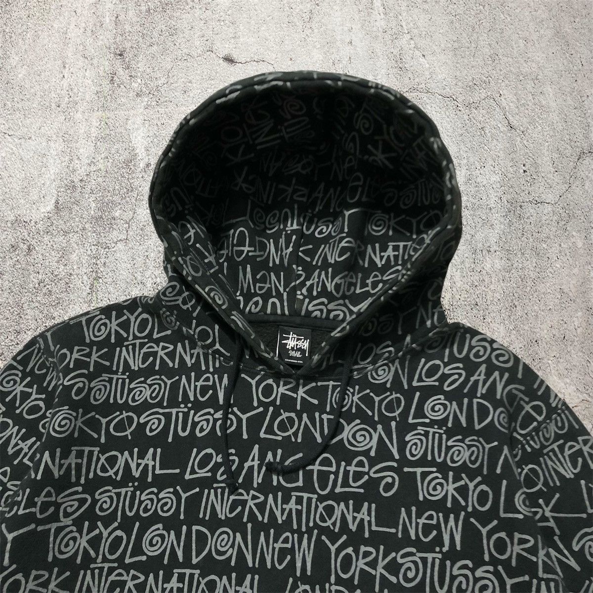 Stussy Stussy World Tour Monogram Logo Pull Over Hoodie Black Size US L / EU 52-54 / 3 - 7 Thumbnail