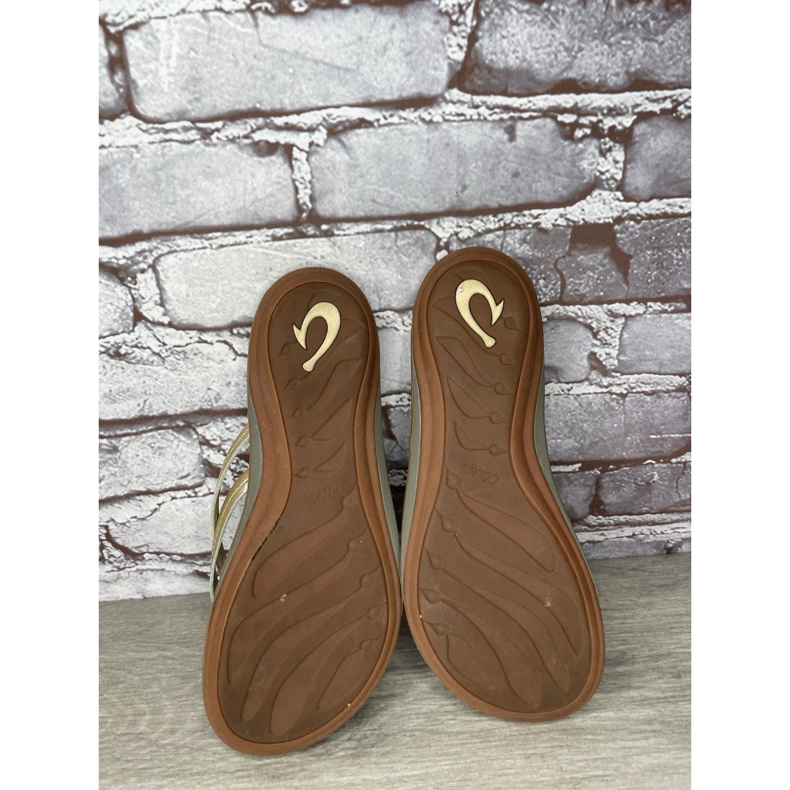 Olukai Olukai “U’i” Gold Leather Double Strap Flip Flops Sandals Wo Size US 8 / IT 38 - 5 Thumbnail