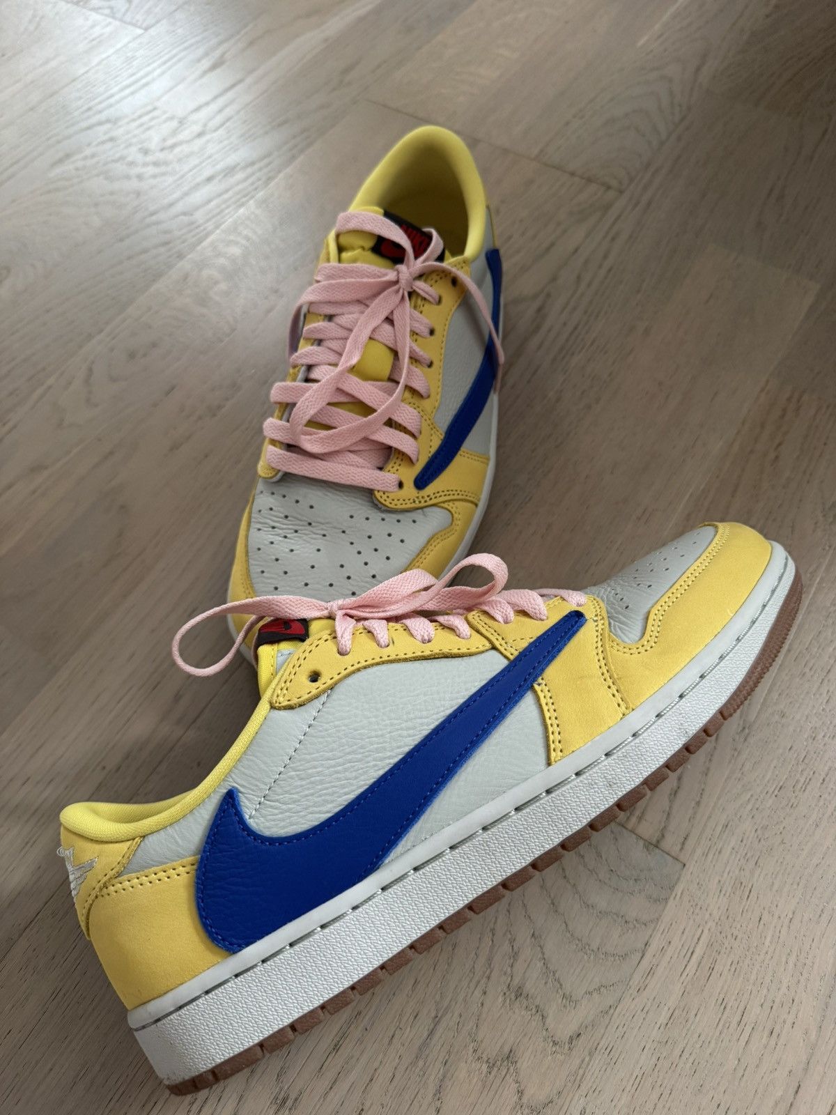 Nike × Travis Scott Air Jordan x Travis Scott Air Jordan 1 Low 0g US10.5 Canary Size US 10.5 / EU 43-44 - 21 Thumbnail