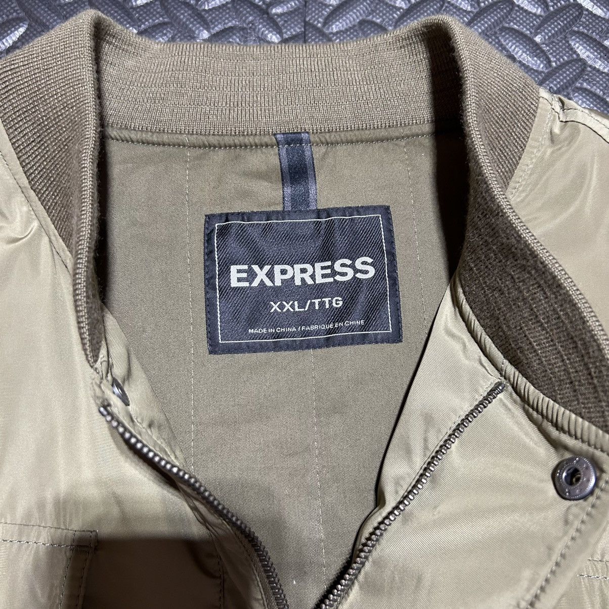 Express Express Military Bomber Style Jacket Olive Green Mens 2XL Size US XXL / EU 58 / 5 - 2 Thumbnail