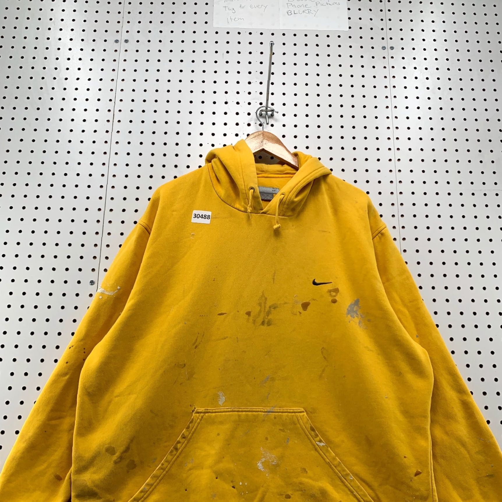 Nike VINTAGE Nike Hoodie Mens XL Yellow Swoosh Distressed Paint 27x28.5 Pullover Sweatshirt Size US XL / EU 56 / 4 - 5 Thumbnail